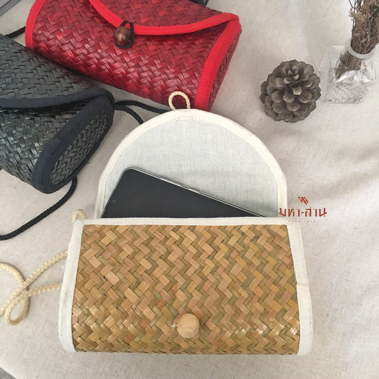 กระเป๋าเหลี่ยมนอน สะพาย ฝาพับ ขนาดกลาง 👝