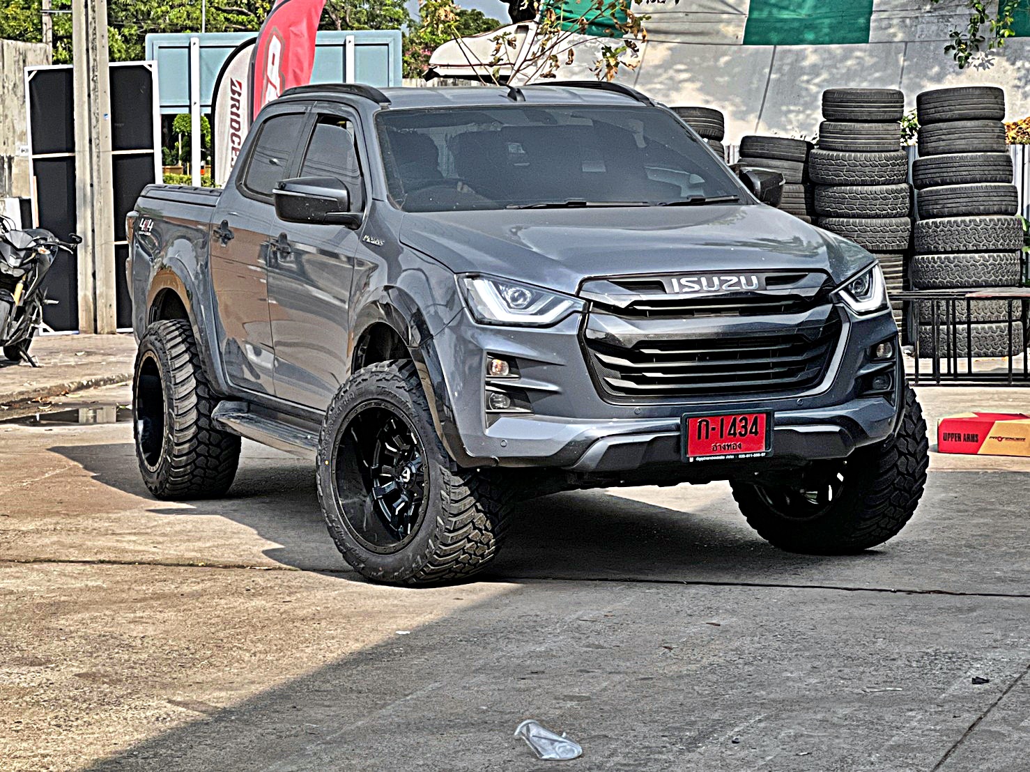 D-MAX ทรงเมกา จากอุธยา