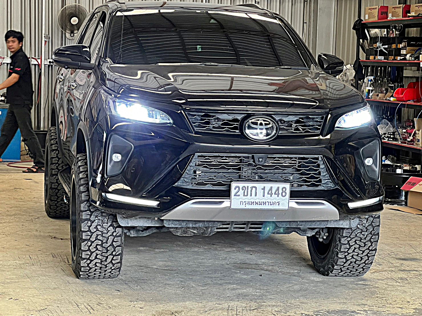 TOYOTA FORTUNER LEGENDER แต่งทรงเมกาที่ STEP9