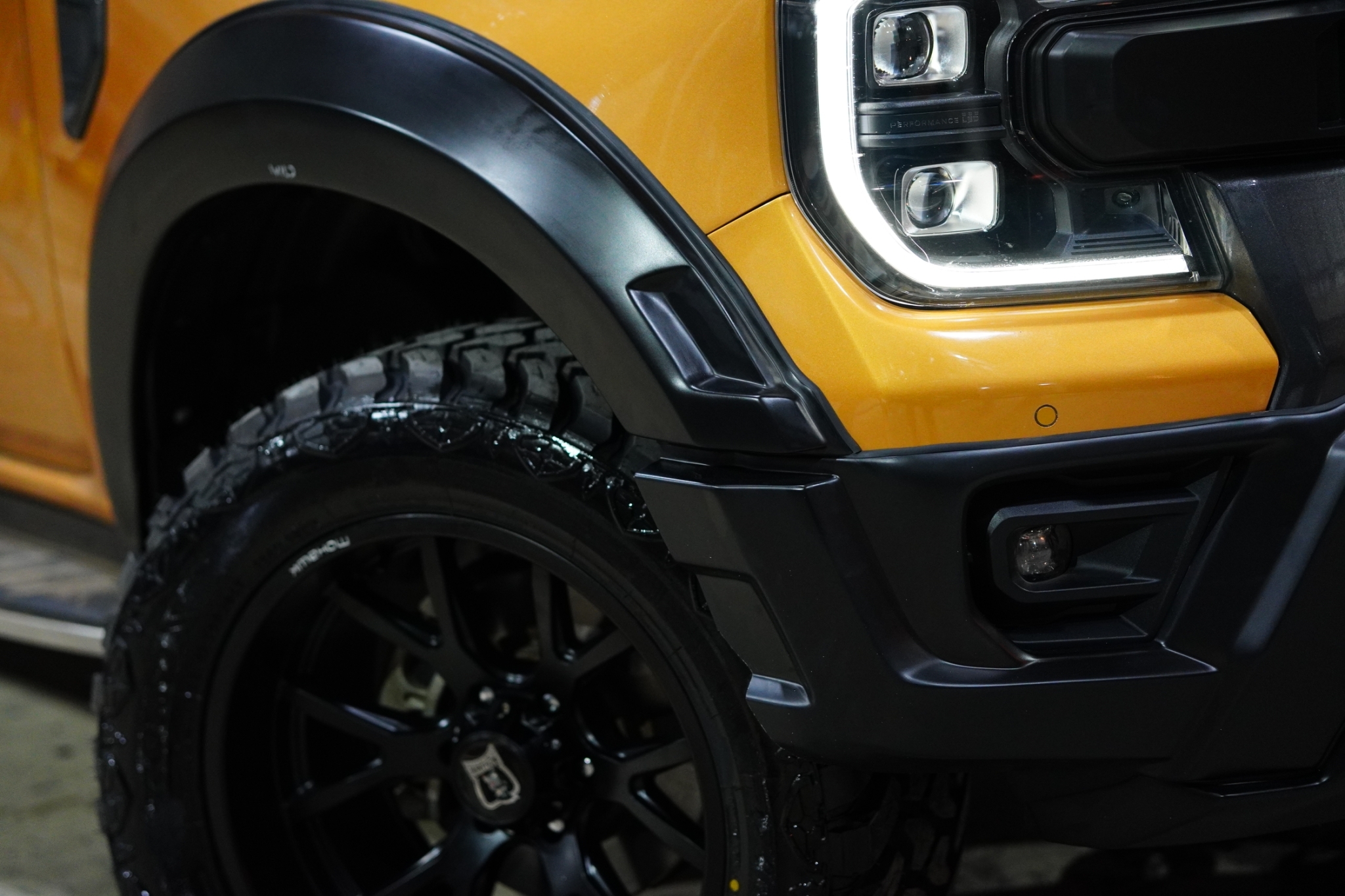 FORD RANGER NEXTGEN จองคิวมาจาก ชุมพร แต่งทรงเมกาที่ STEP9