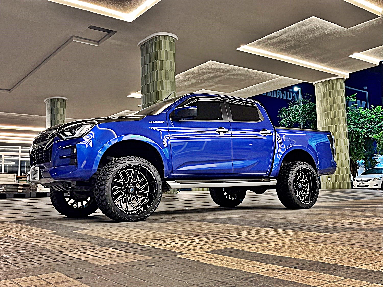 D-MAX ทรงเมกา ล้อ FORCE