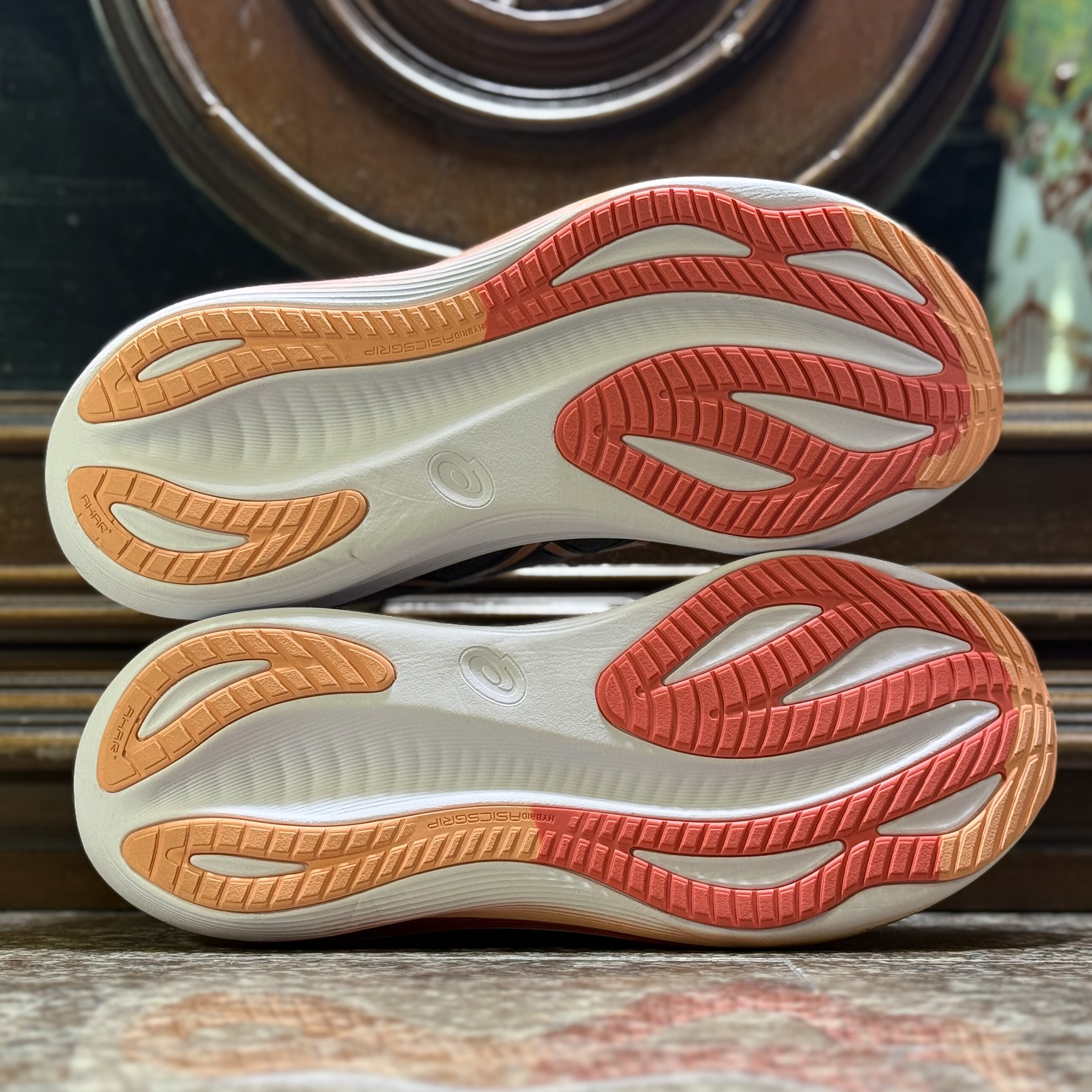 รองเท้าวิ่ง ASICS Gel Nimbus 27 #มือ2 (M10.5US)