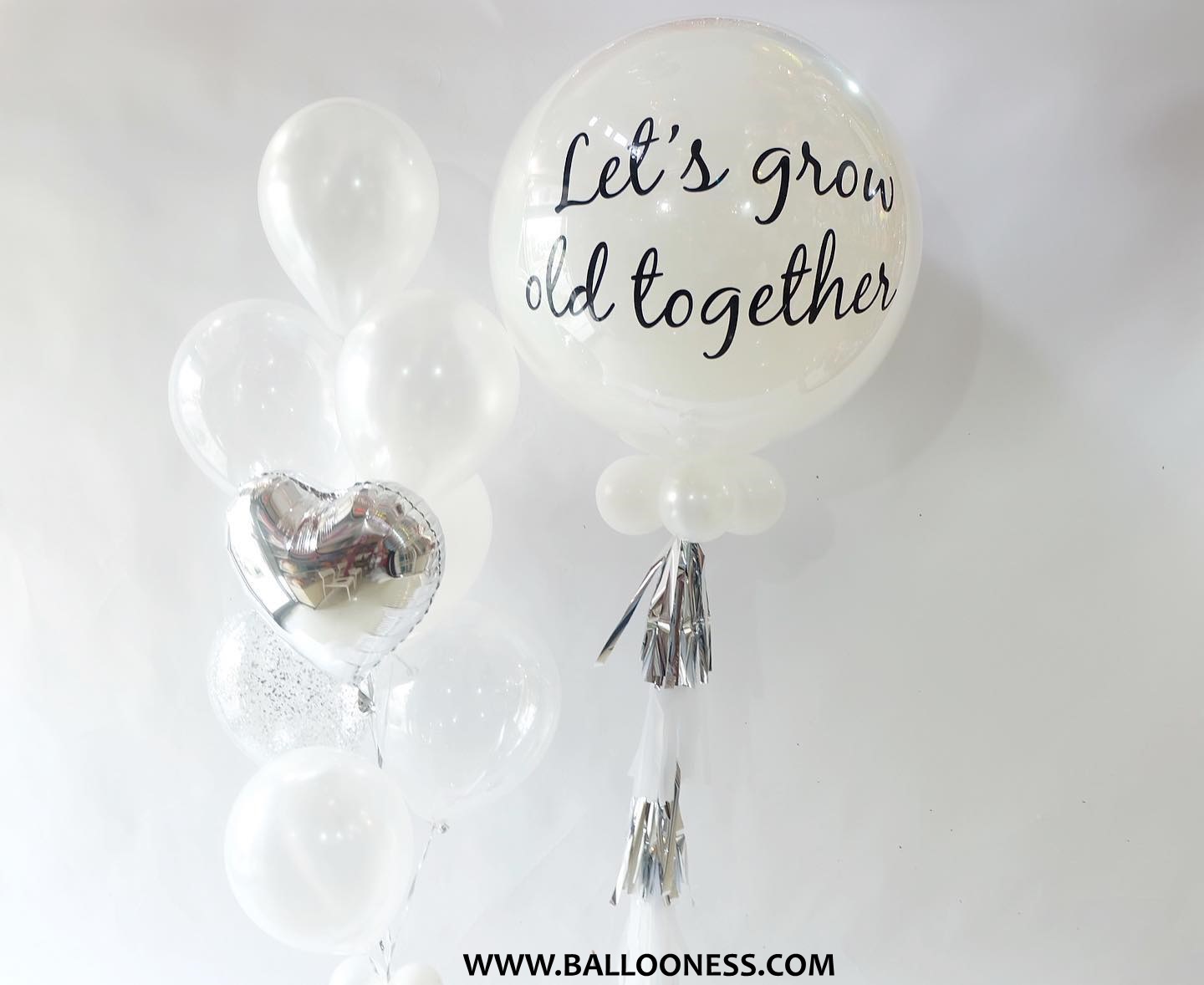 เซ็ตลูกโป่งเนื้อยางสีขาว ขนาด36 นิ้ว+1ช่อเล็ก / Set Latex Balloon White 36-inch+1bunch