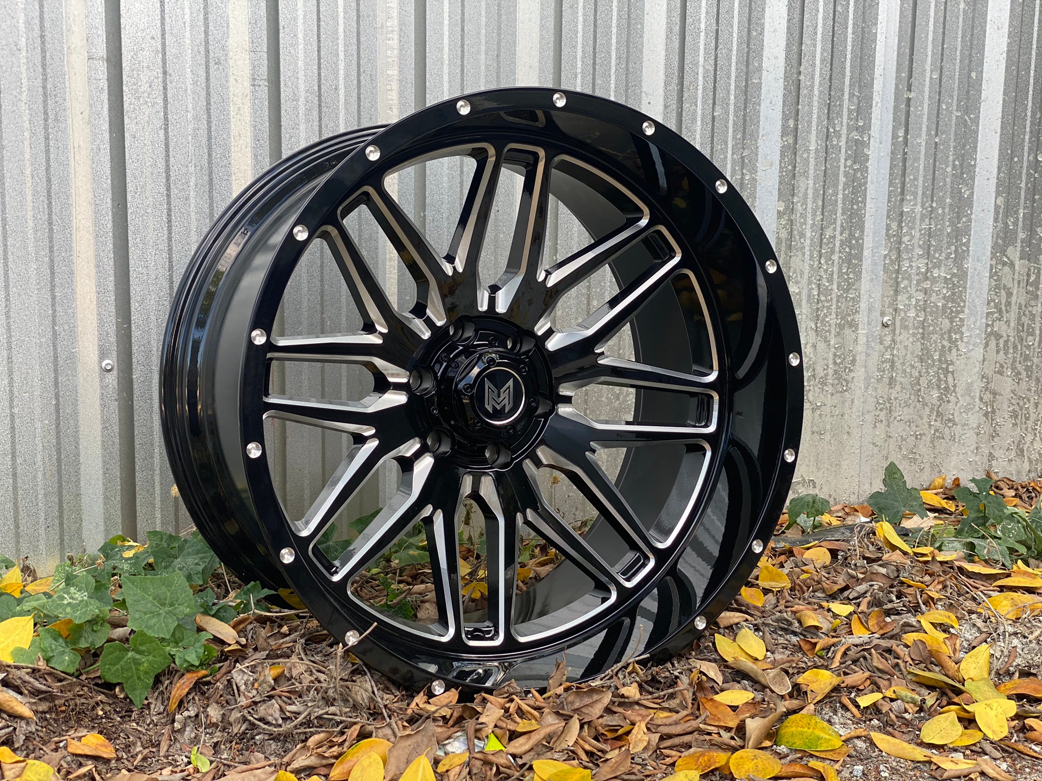 MAGNETIC 22x12 ET-44 CROSSWIND MT 33/12.5R22