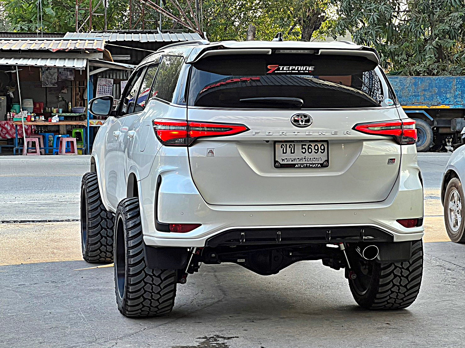 TOYOTA FORTUNER อยุธยา แต่งทรงเมกาที่ STEP9
