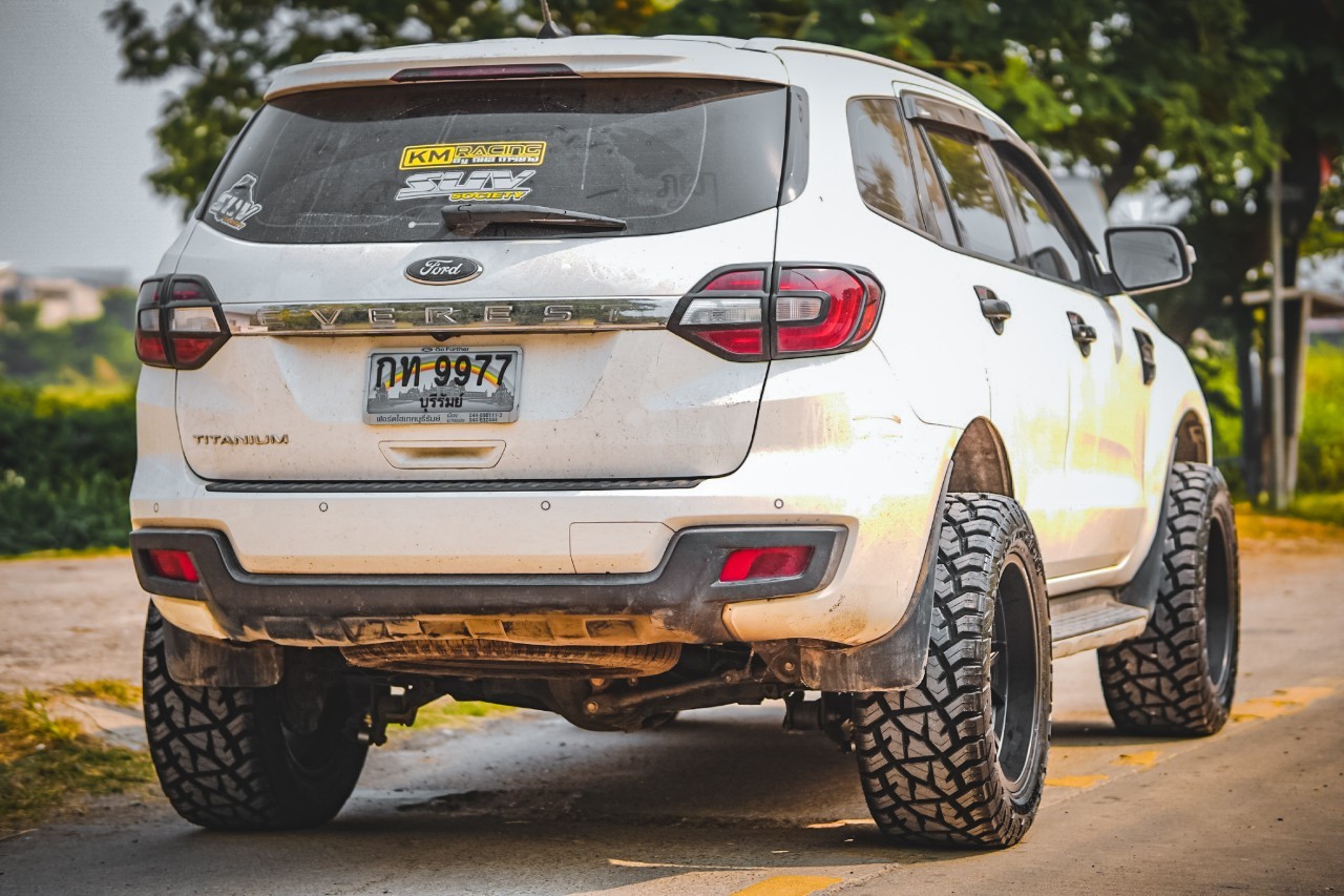 FORD EVEREST จองคิวม แต่งทรงเมกา มาจากบุรีรัมย์ งบแสนต้นๆๆ
