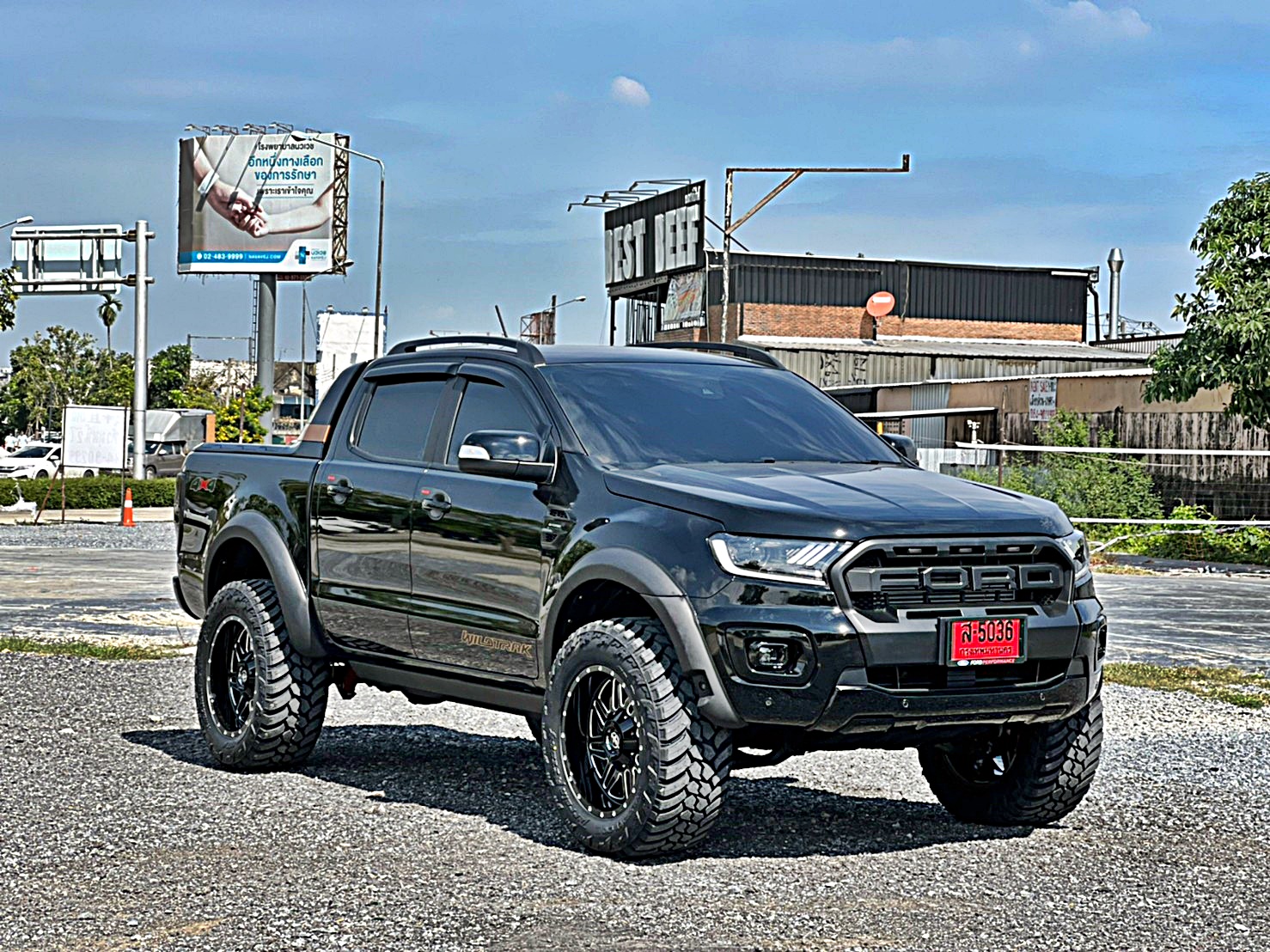 FORD WILDTRAK ชุดแต่งรอบคัน ทรงเมกาที่ STEP9