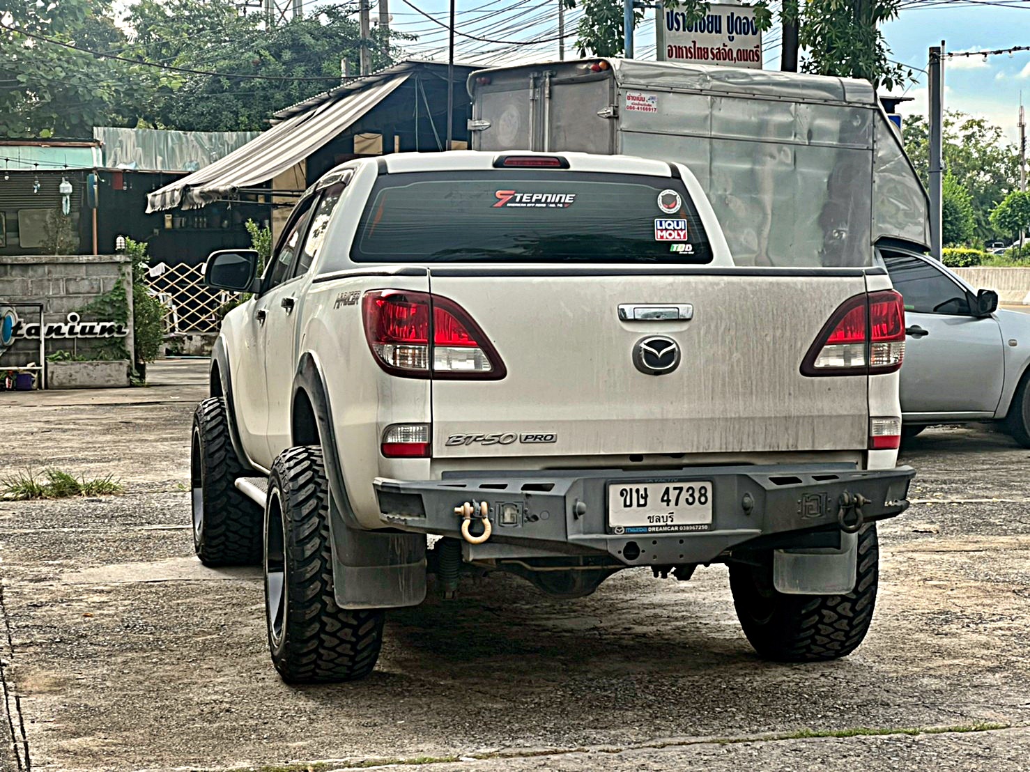 ตัวอย่างการแต่งรถแนวเมกา สำหรับ MAZDA