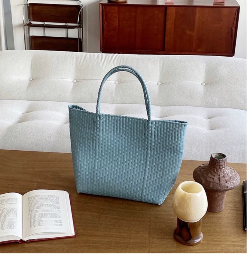 กระเป๋าสานเส้นพลาสติก กระเป๋าถือ กระเป๋าสีล้วน กระเป๋าmuji🍧