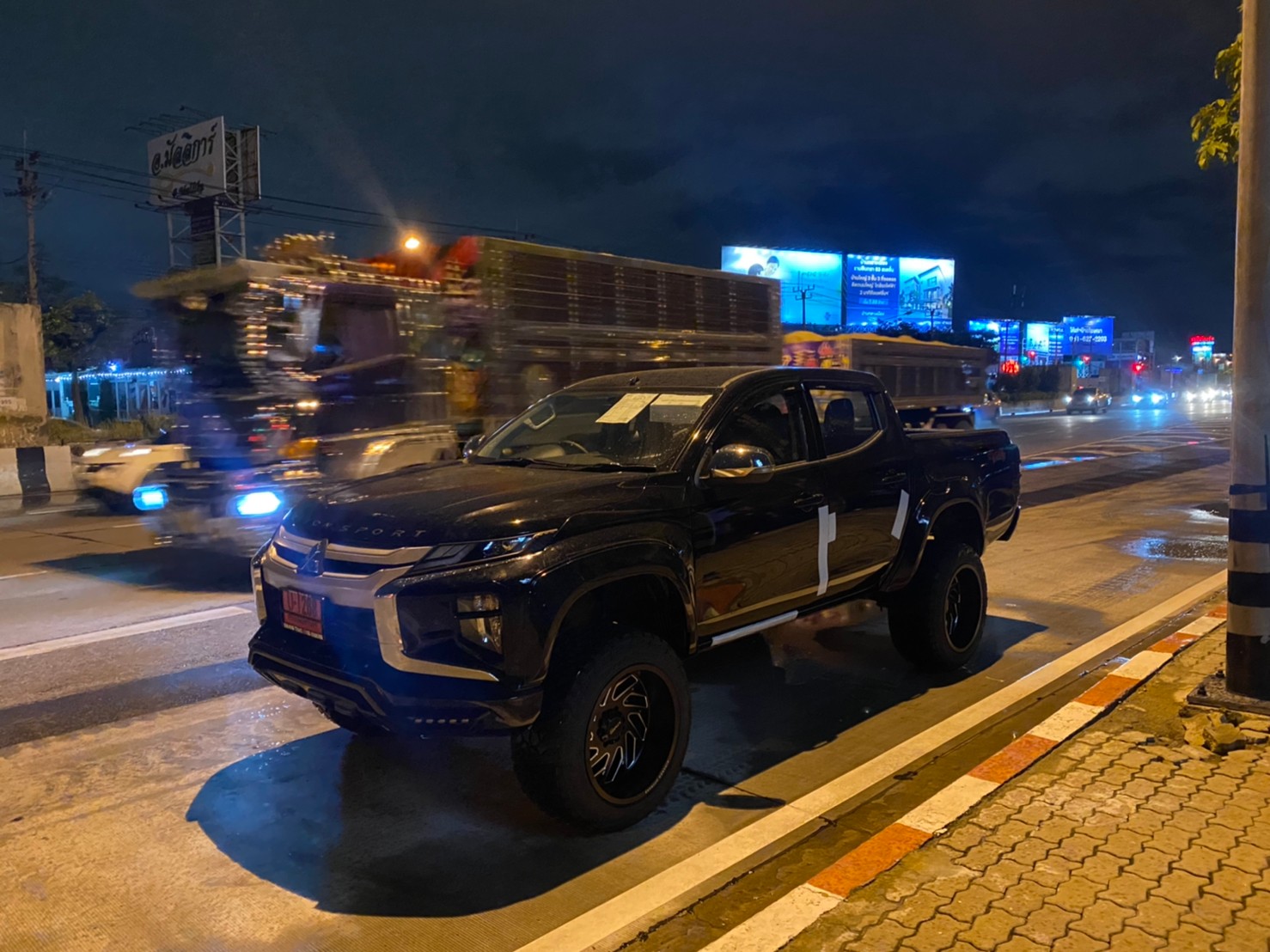 TRITON 4X4 จัดทรงเมกา