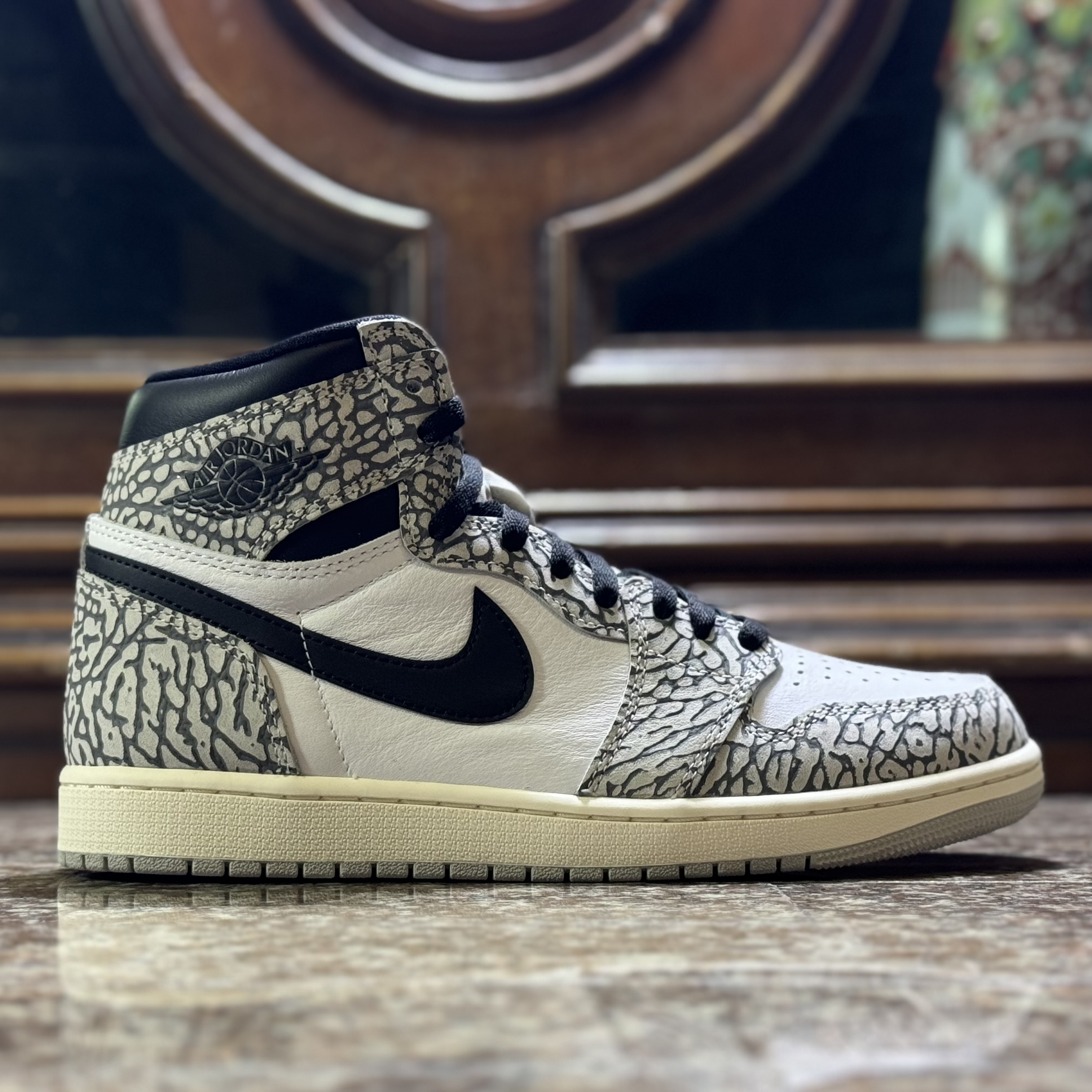 รองเท้า Nike Air Jordan 1 ‘White/Cement’ (M9US)