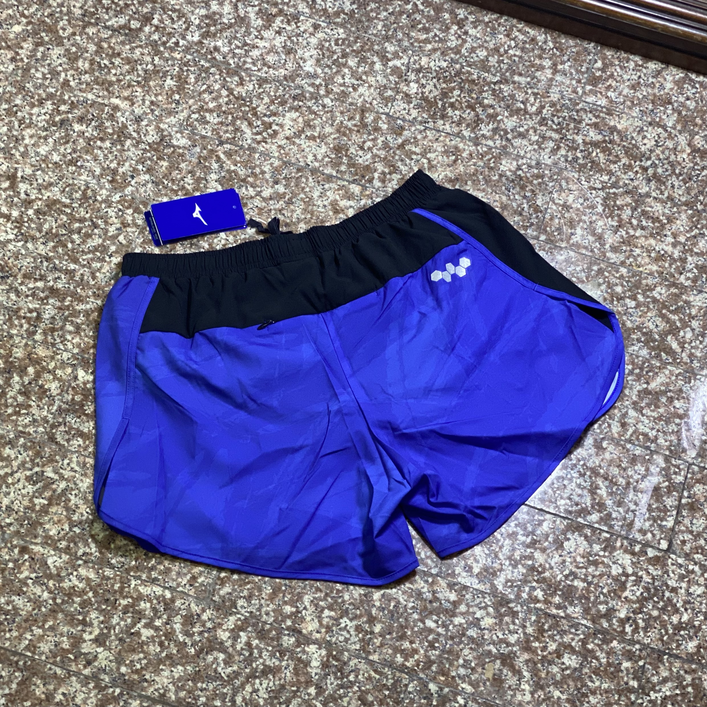 กางเกงวิ่ง Mizuno 3” Side Split Running Shorts ‘Graphic Blue’ (L)