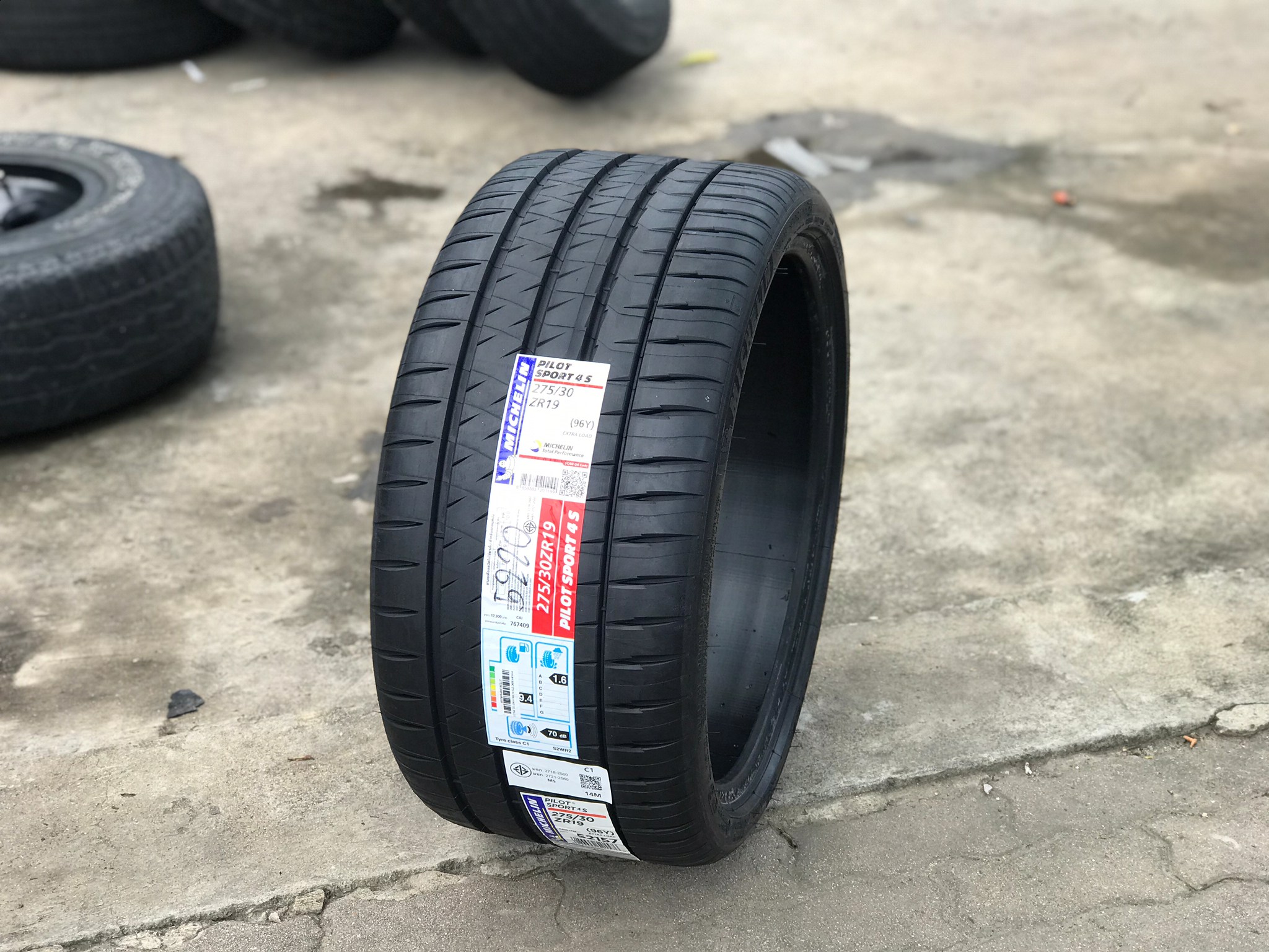 MICHERIN PILOT SPORT 4s 275/30-19 ยางใหม่ แนะนำ !