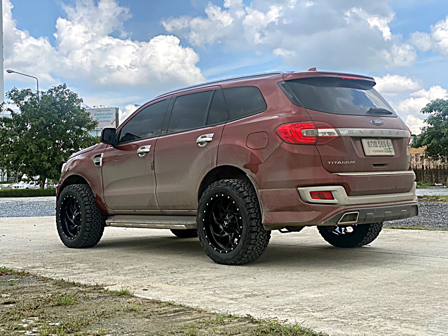 FORD EVEREST แต่งออฟโรดแบบไม่ยก