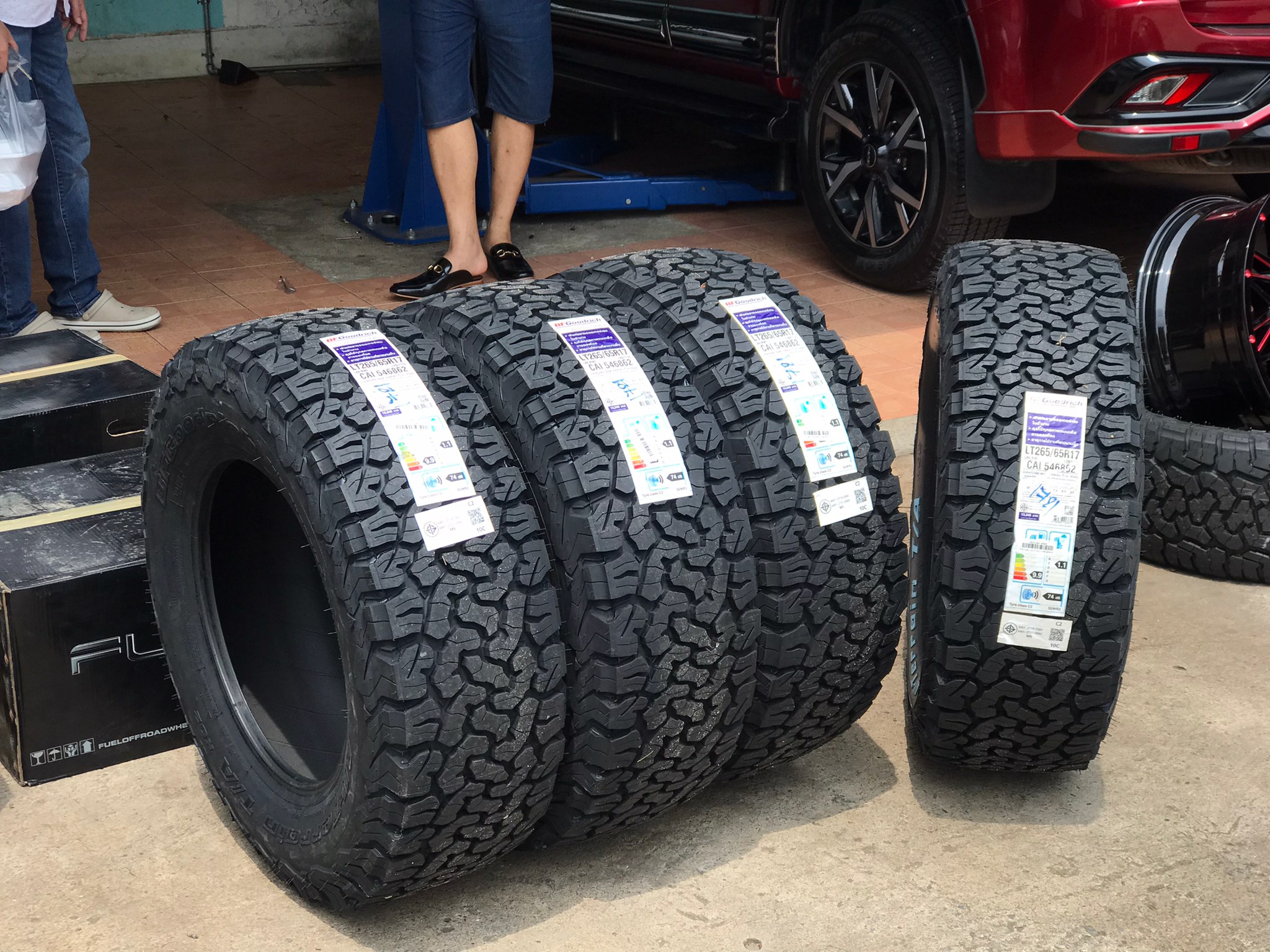 BF GOODRICH KO2 265/65-17 ลดราคาที่ STEP9