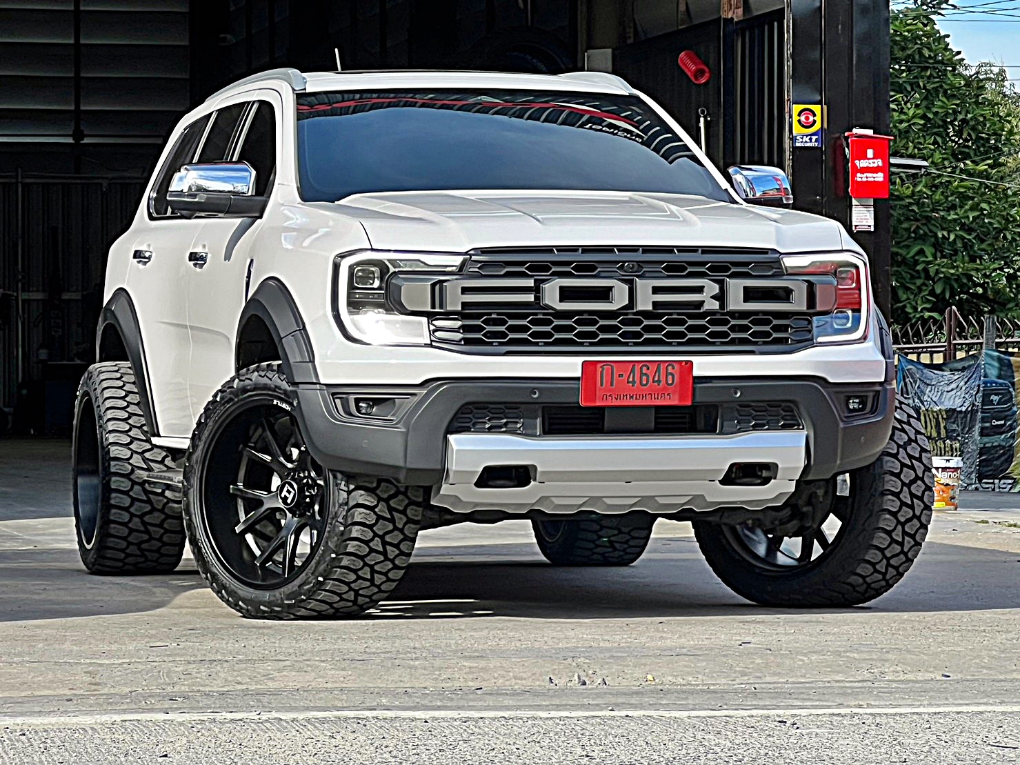 FORD EVEREST NEXTGEN ล้อแท้ HOSTILE H113 ที่ STEP9