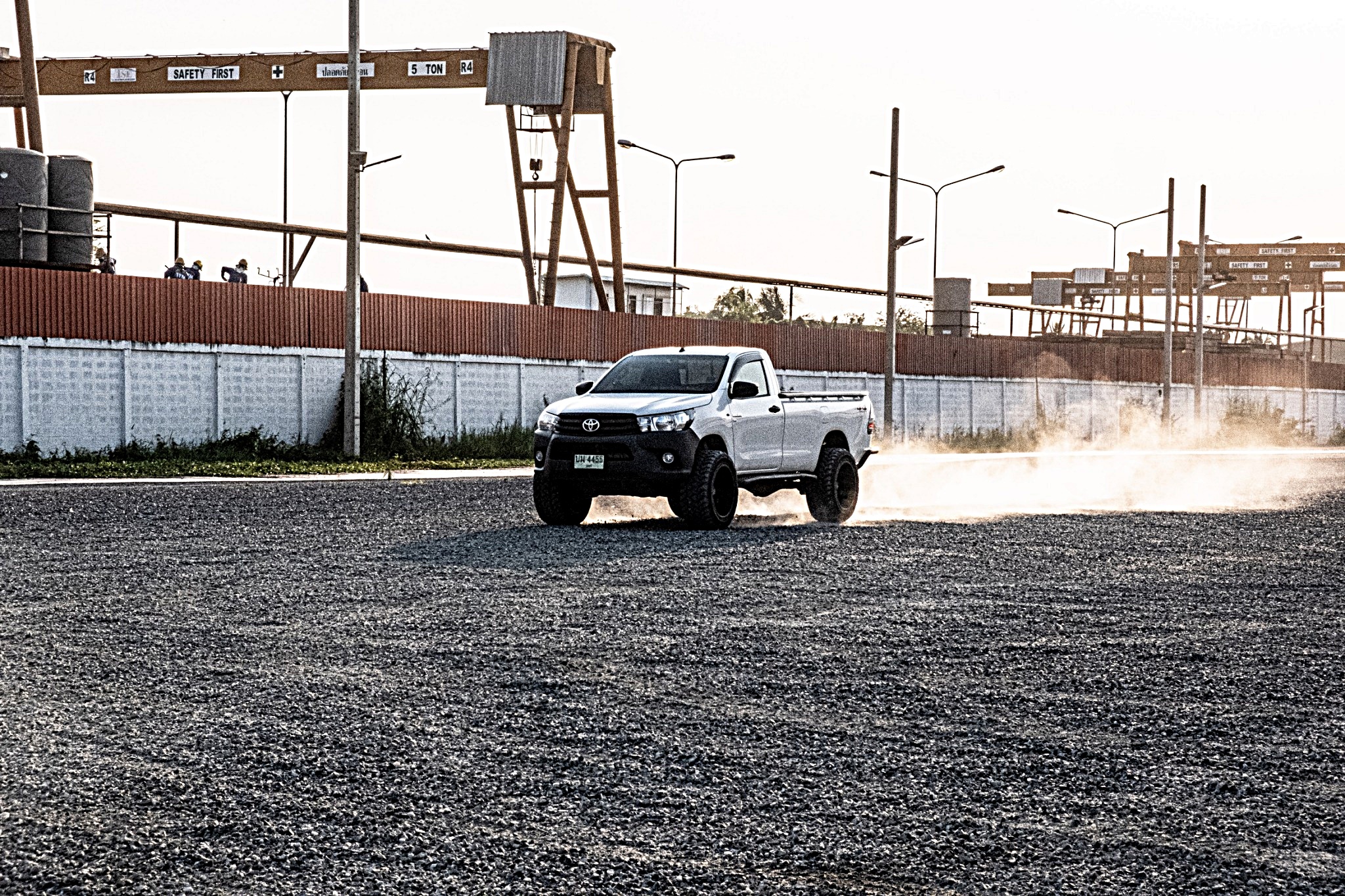 REVO หัวเดียว จองคิวจากแพร่ ทำทรงเมกาที่ STEP9