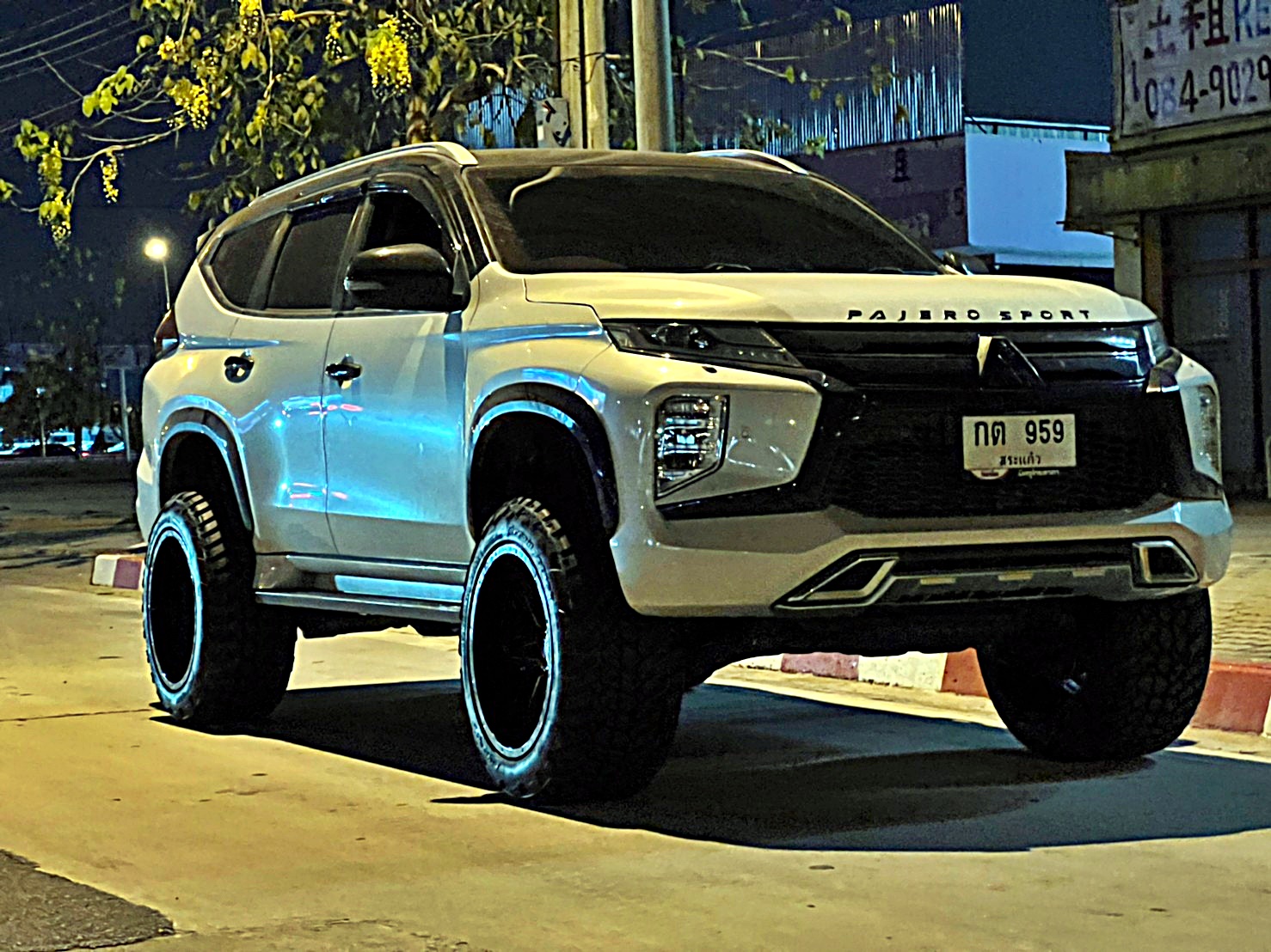 PAJERO SPORT ทรงเมกา ที่ STEP9