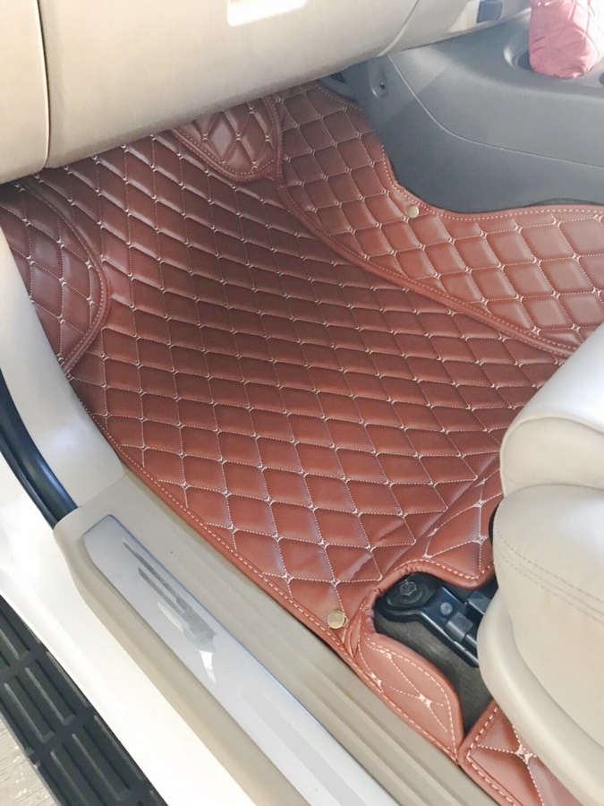 พรมปูพื้นรถยนต์6D TOYOTA INNOVA (ปี2005-15) 7ชิ้น หนาพิเศษ เต็มคัน