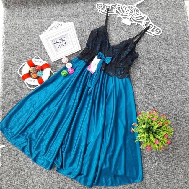 ชุดนอนเดรสสายเดี่ยว