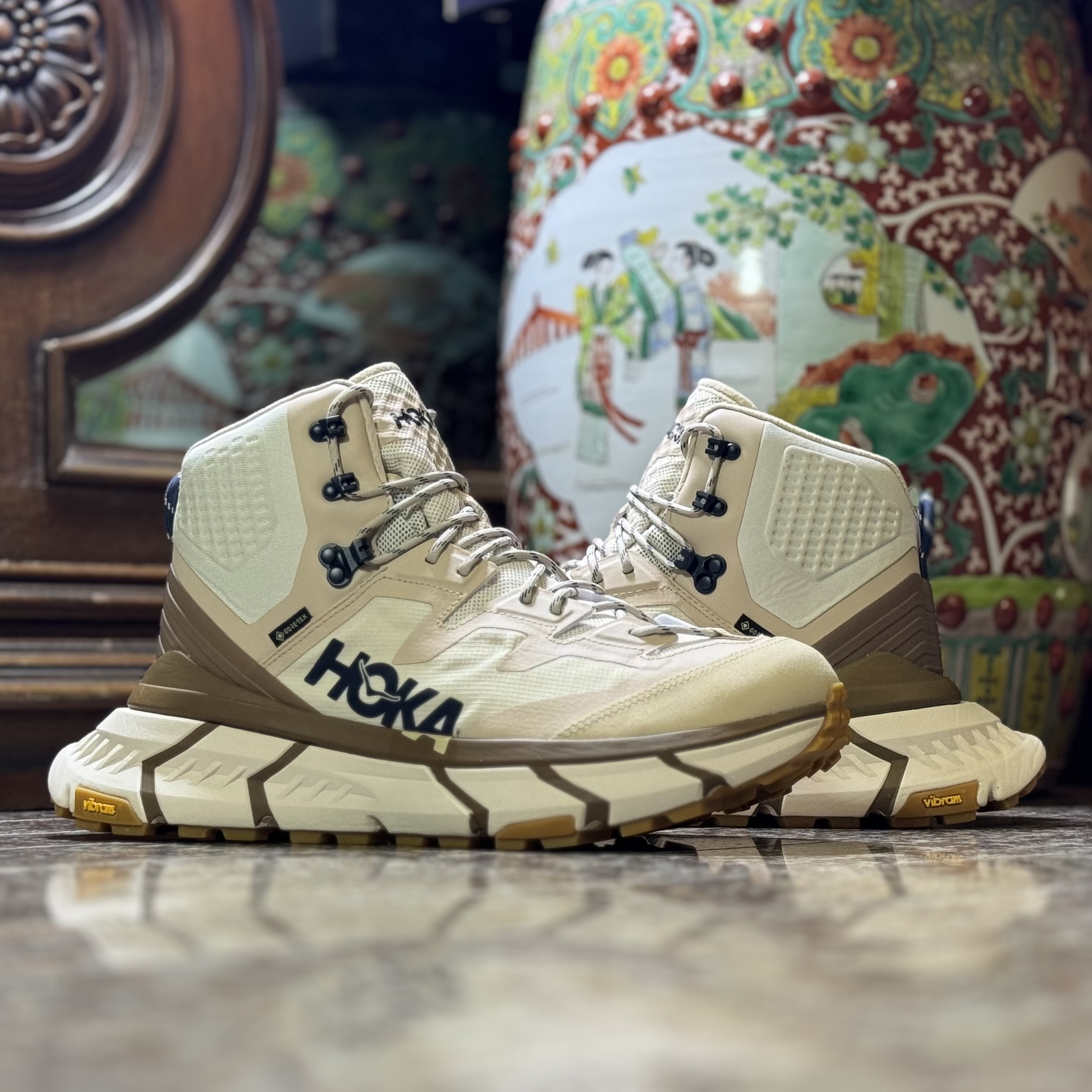 รองเท้าเดินป่า HOKA TenNine Hike GTX ‘Shifting Sand’ (M9.5/10.5/11US)