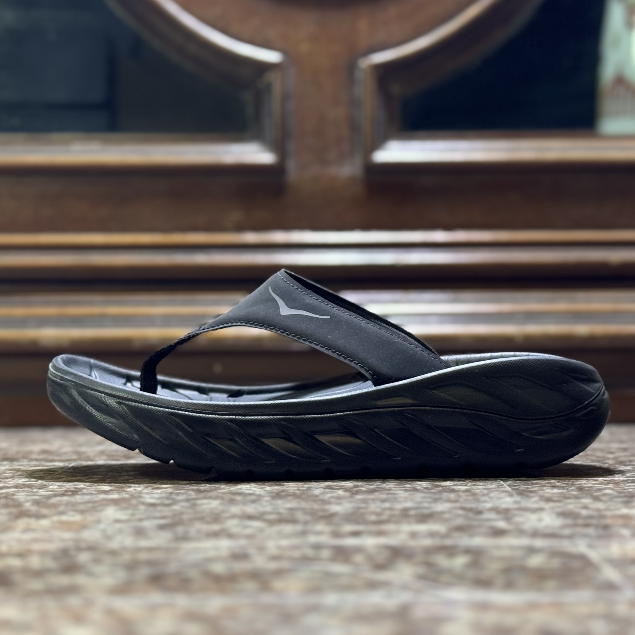 รองเท้า HOKA Ora Recovery Flip Women ‘TripleBlack’ (W8US)