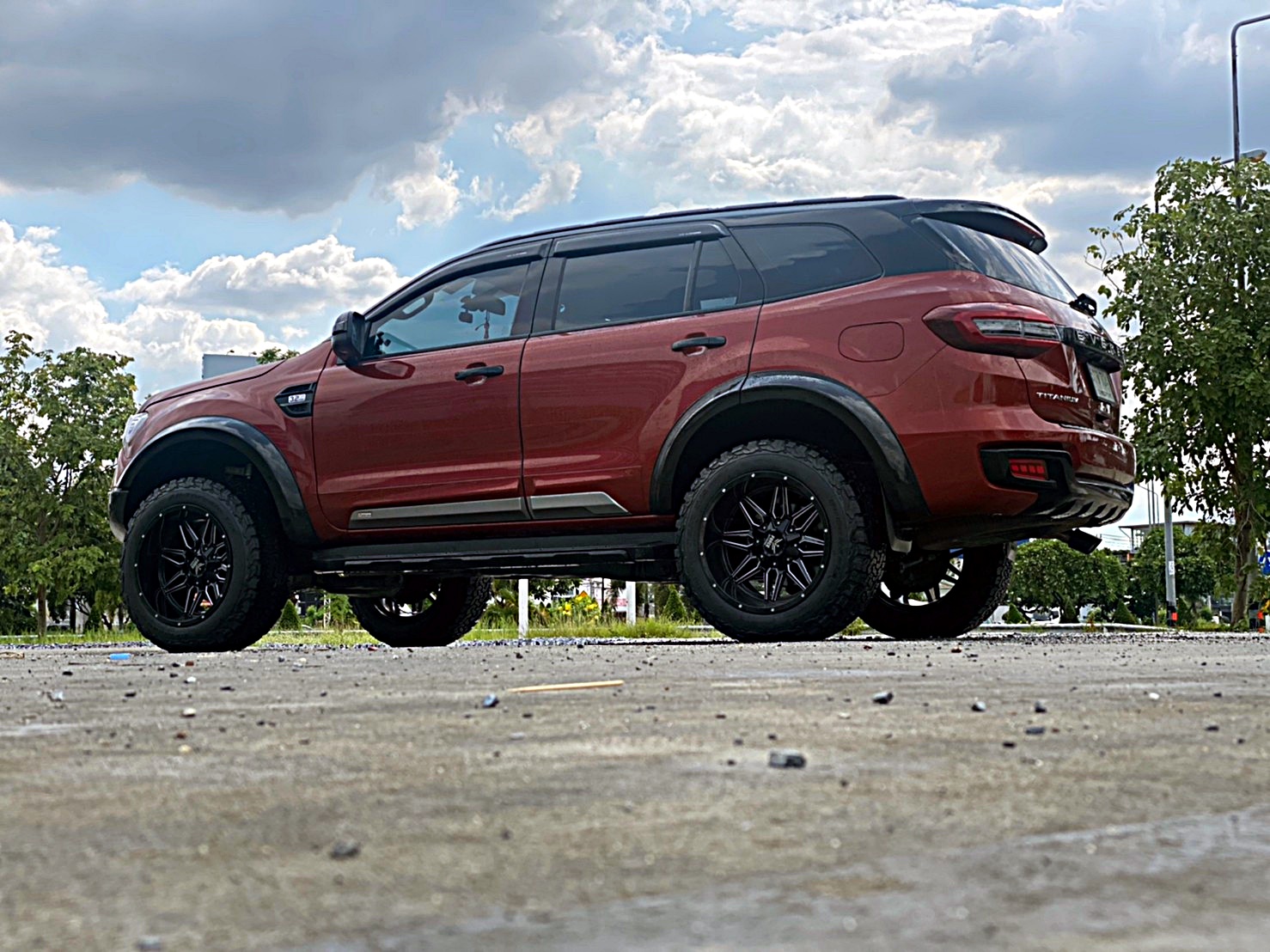 FORD EVEREST จัดทรงเมกาที่ STEP9