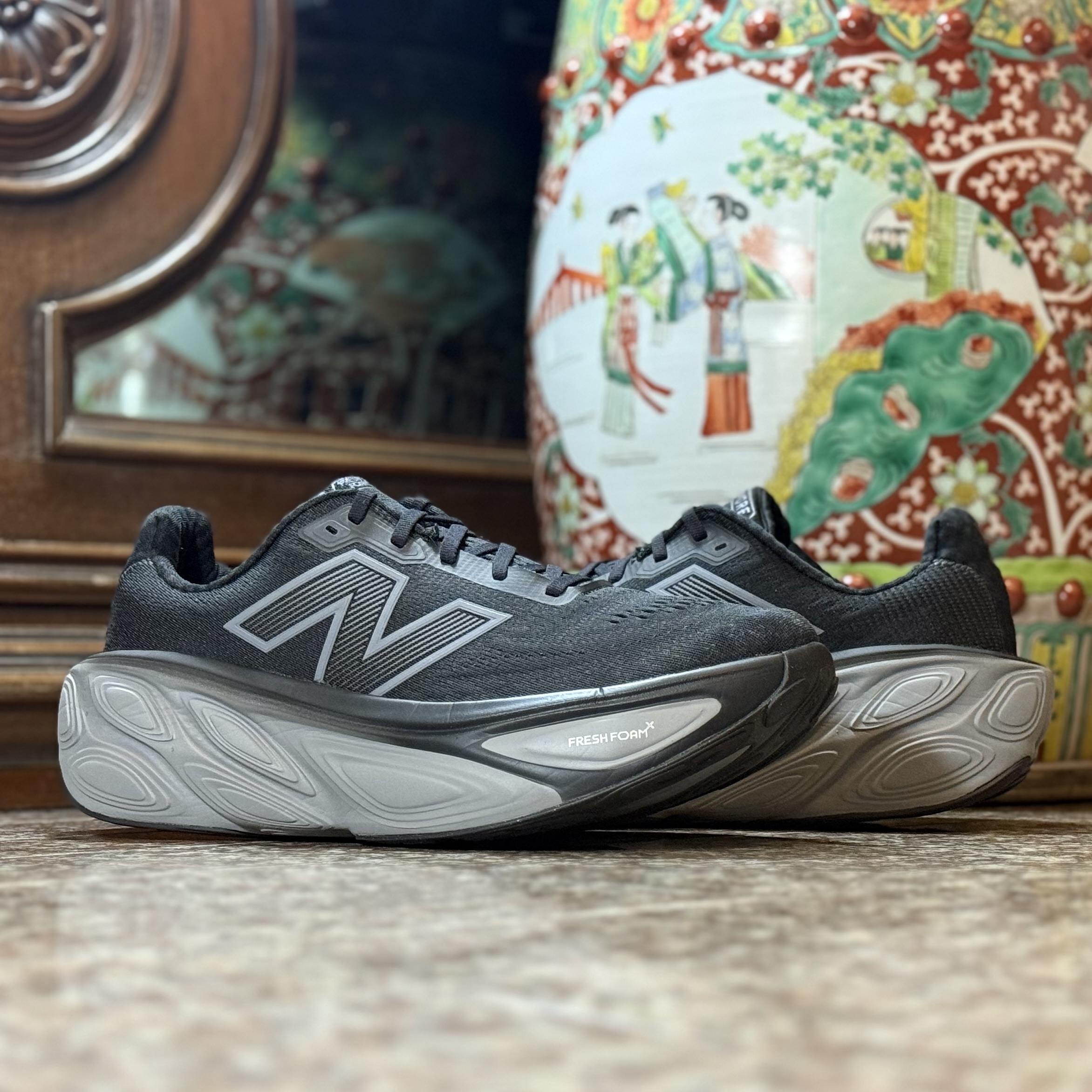 รองเท้าวิ่ง New Balance Fresh Foam X More V5 ‘BLACK’ #มือ2 (M12US)