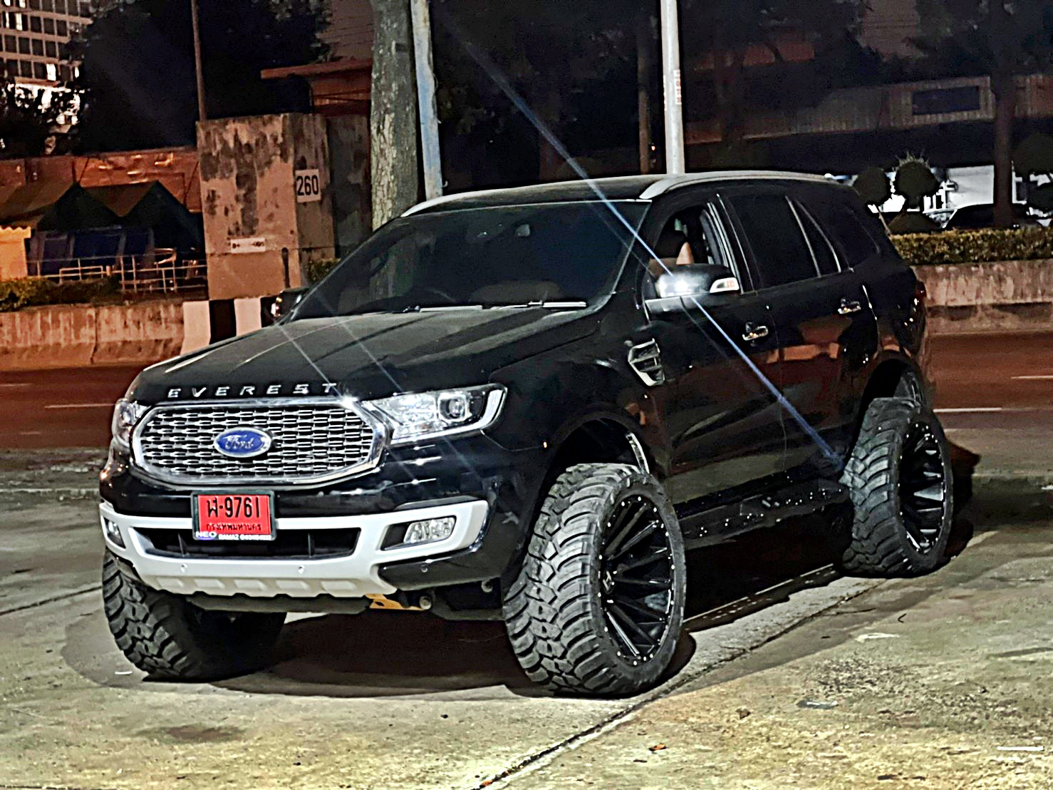 FORD EVEREST ล้อ HOSTILE H123 ชุดแรกในประเทศ