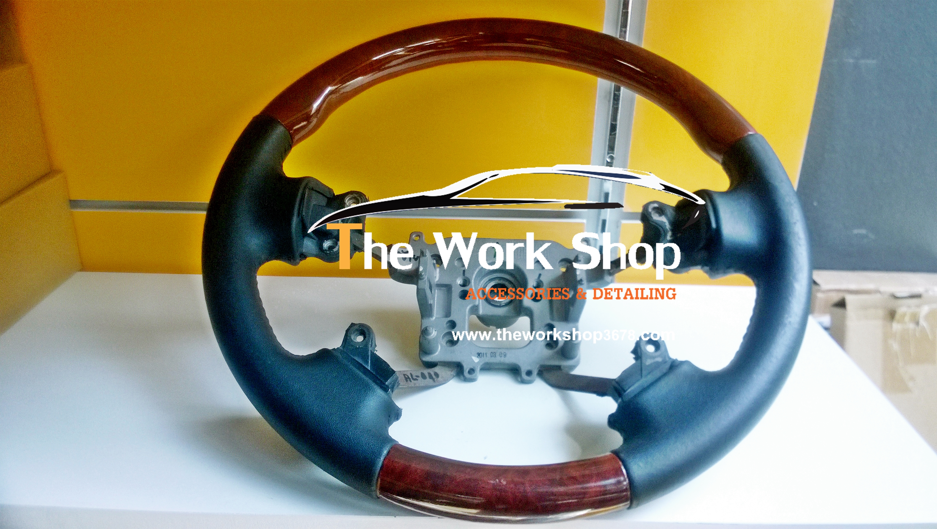 Steering Wheel for H-1 ( พวงมาลัยหุ้มหนัง และลายไม้แบบหรู )