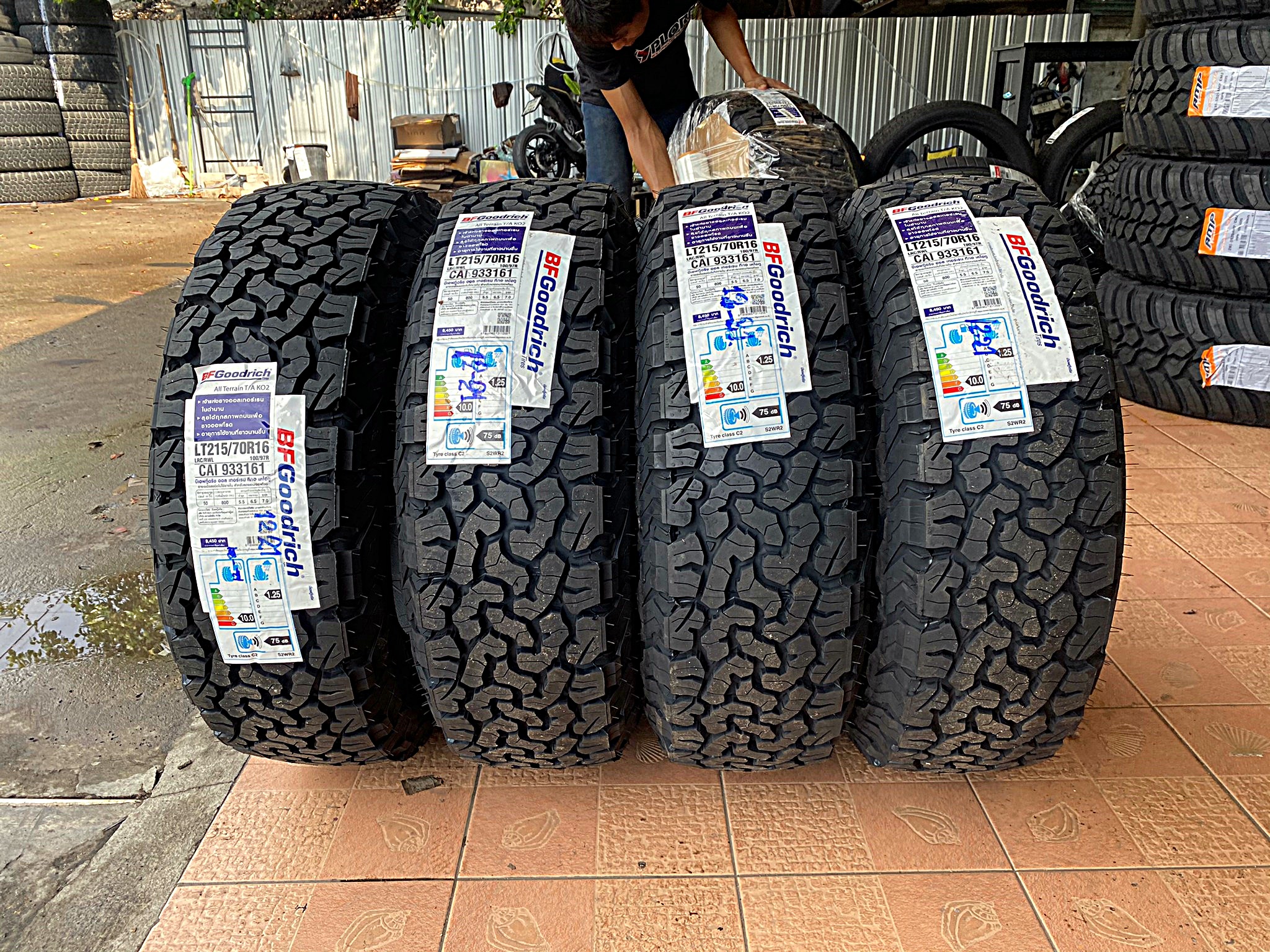 BF GOODRICH KO2 215/70-16 มาใหม่ราคาพิเศษที่ STEP9