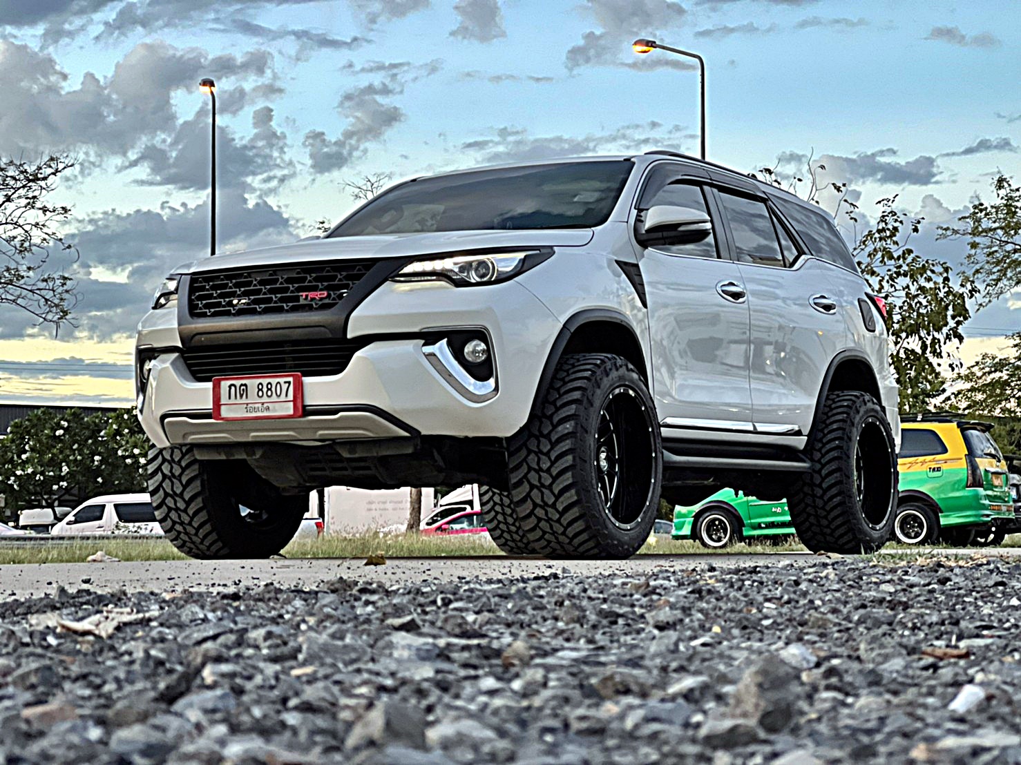 FORTUNER ทรงเมกา ล้อขอบ20 ที่ STEP9