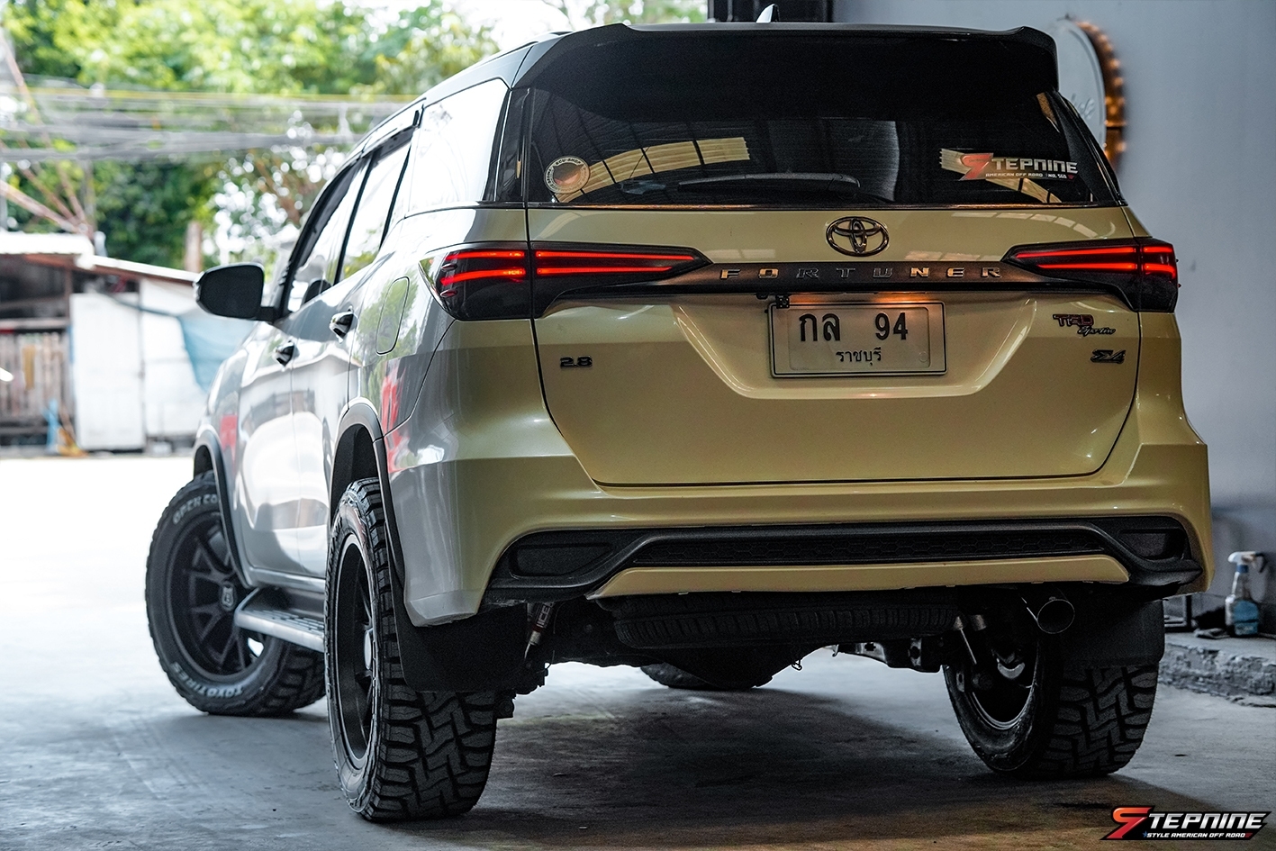 TOYOTA FORTUNER จองคิวมาจากราชบุรี คันนี้เดิมๆไม่ยก