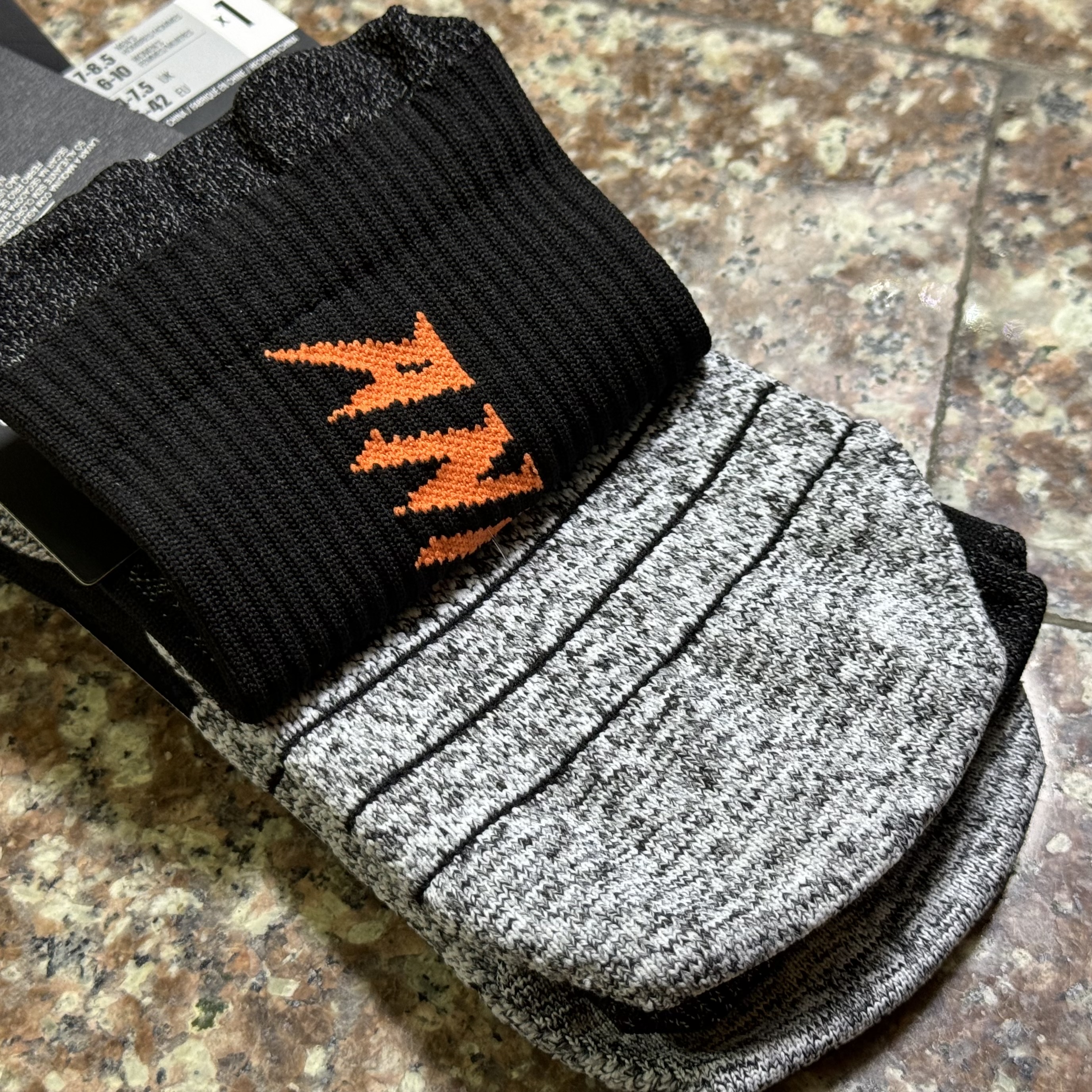 ถุงเท้าวิ่ง Under Armour Cushioned Crew Running Socks ‘LIMITED’ (MD)