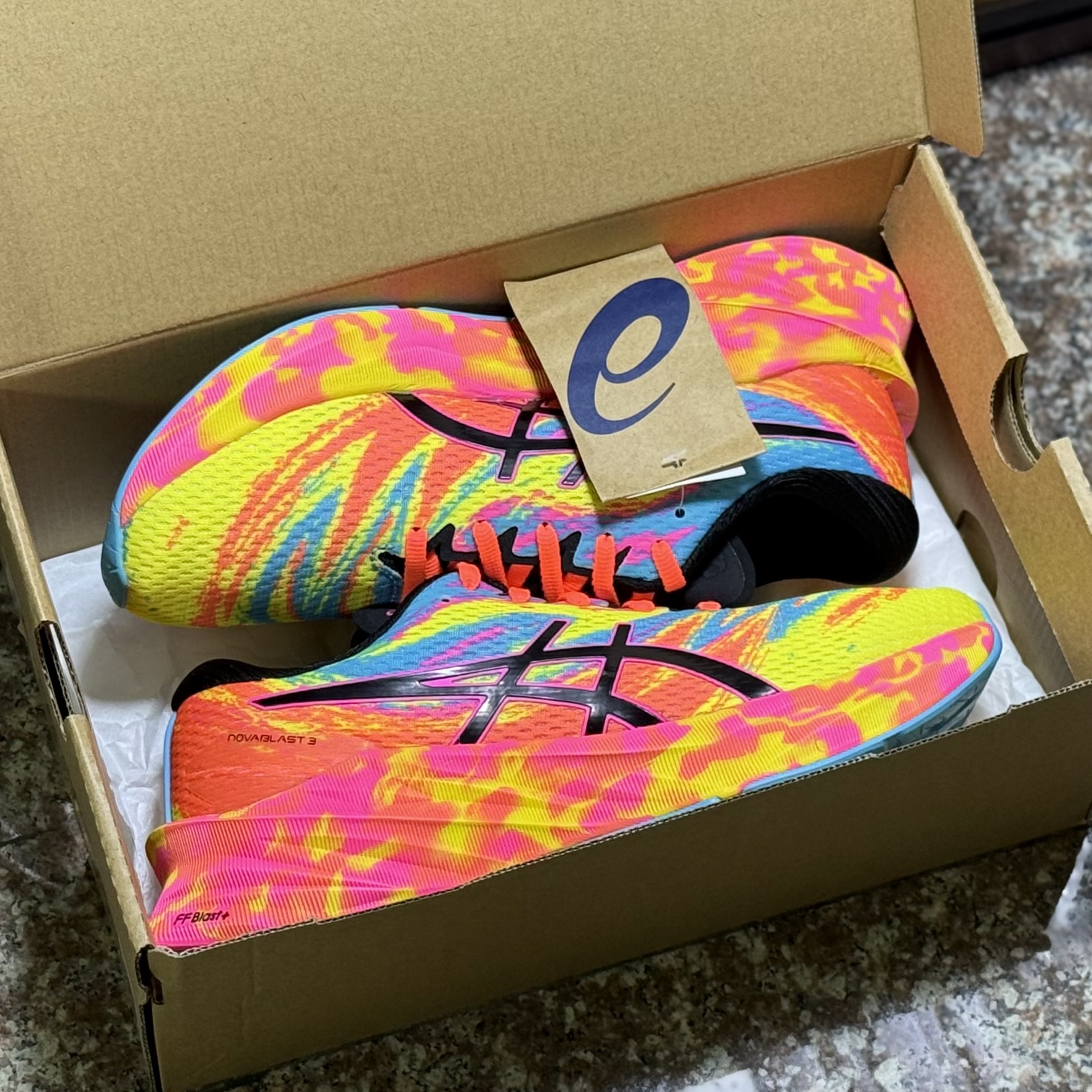 รองเท้าวิ่ง ASICS NovaBlast 3 ‘Color Injection’ (W8US)