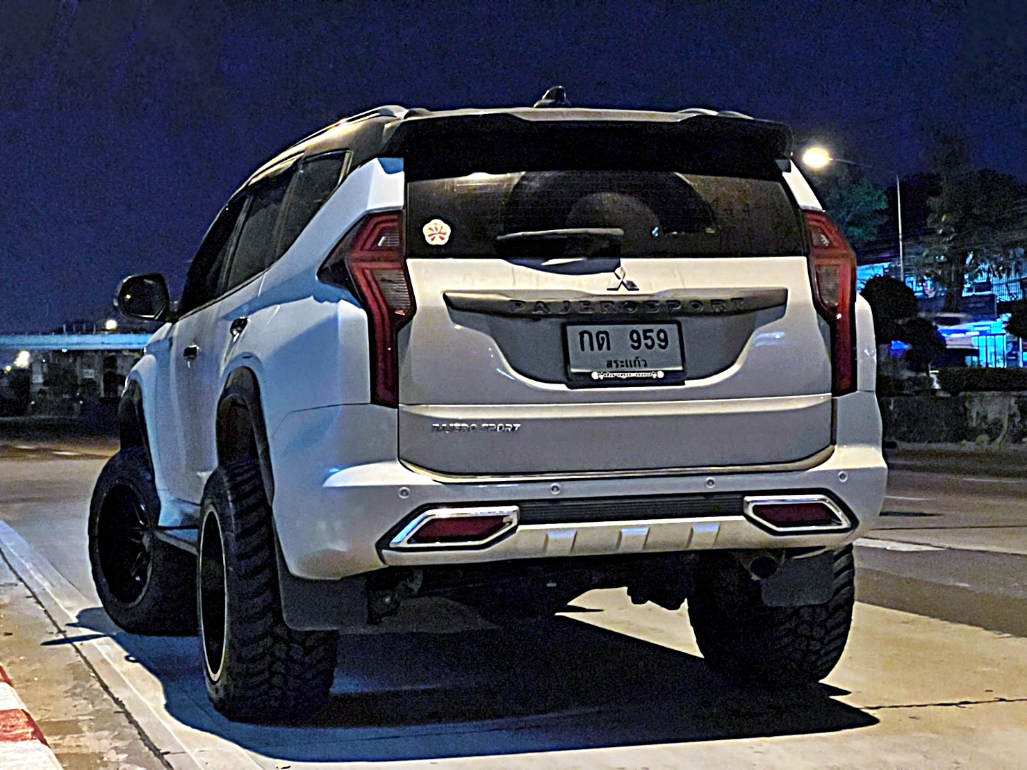 PAJERO SPORT ทรงเมกา ที่ STEP9