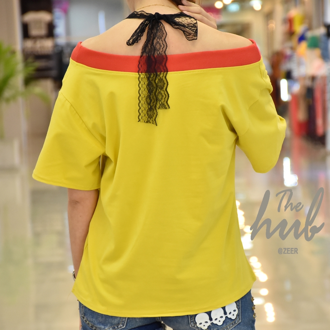 เสื้อปาดไหล่ แต่งห่วง