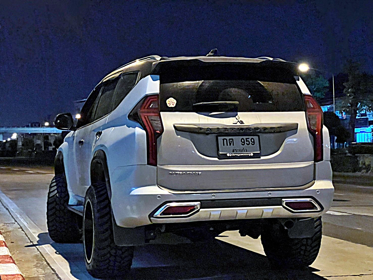 PAJERO SPORT ทรงเมกา ที่ STEP9