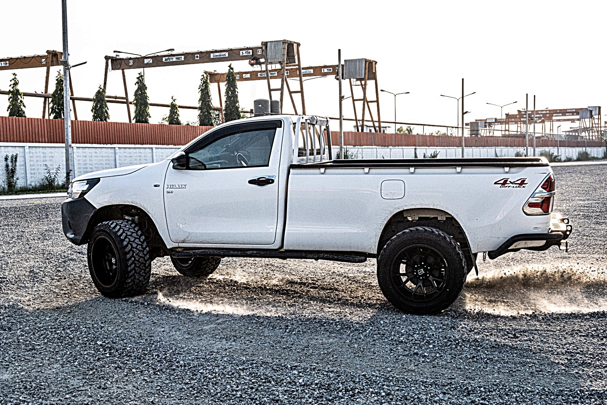 REVO หัวเดียว จองคิวจากแพร่ ทำทรงเมกาที่ STEP9