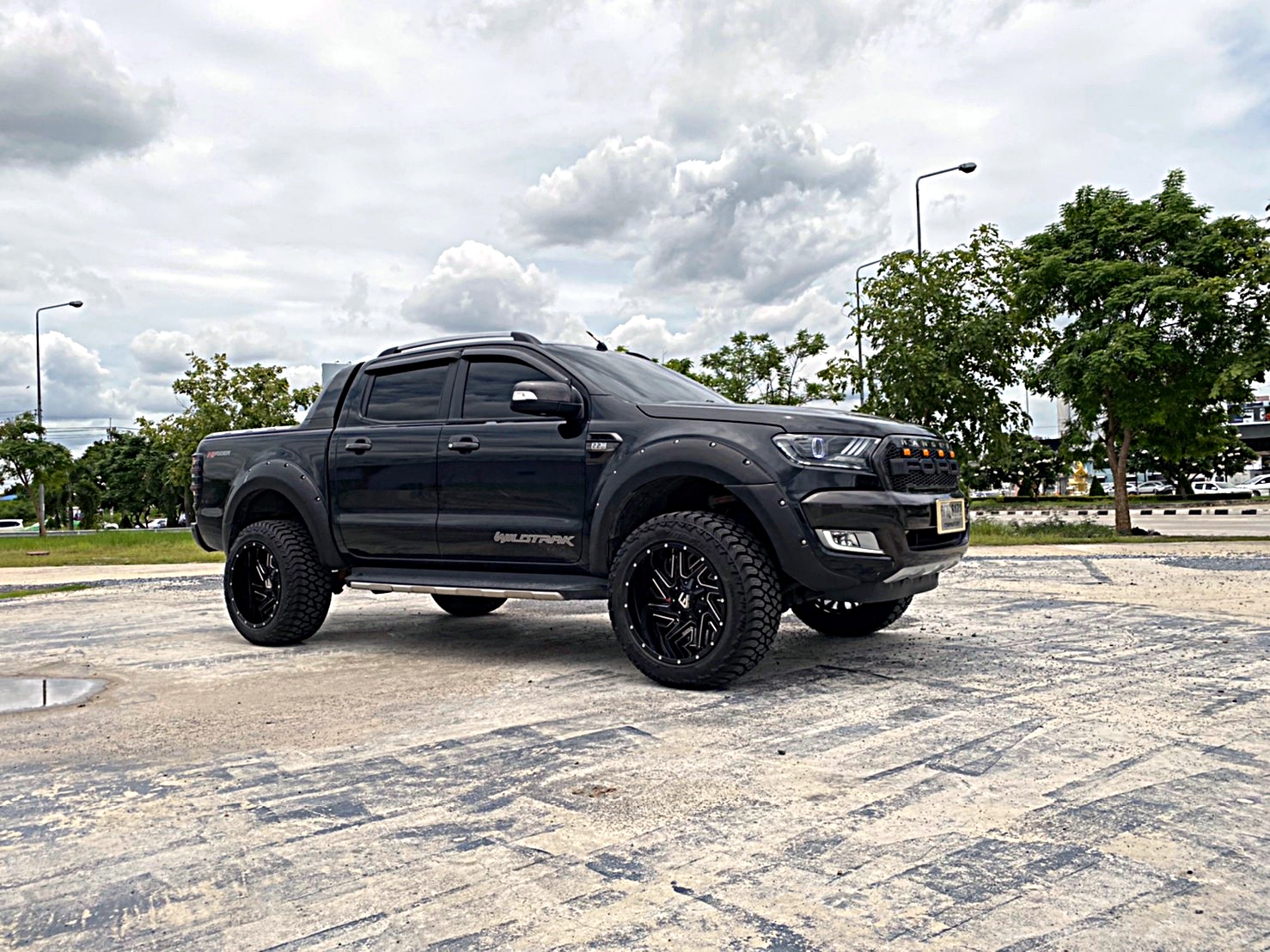 FORD WILDTRAK จัดทรงเมกาที่ STEP9