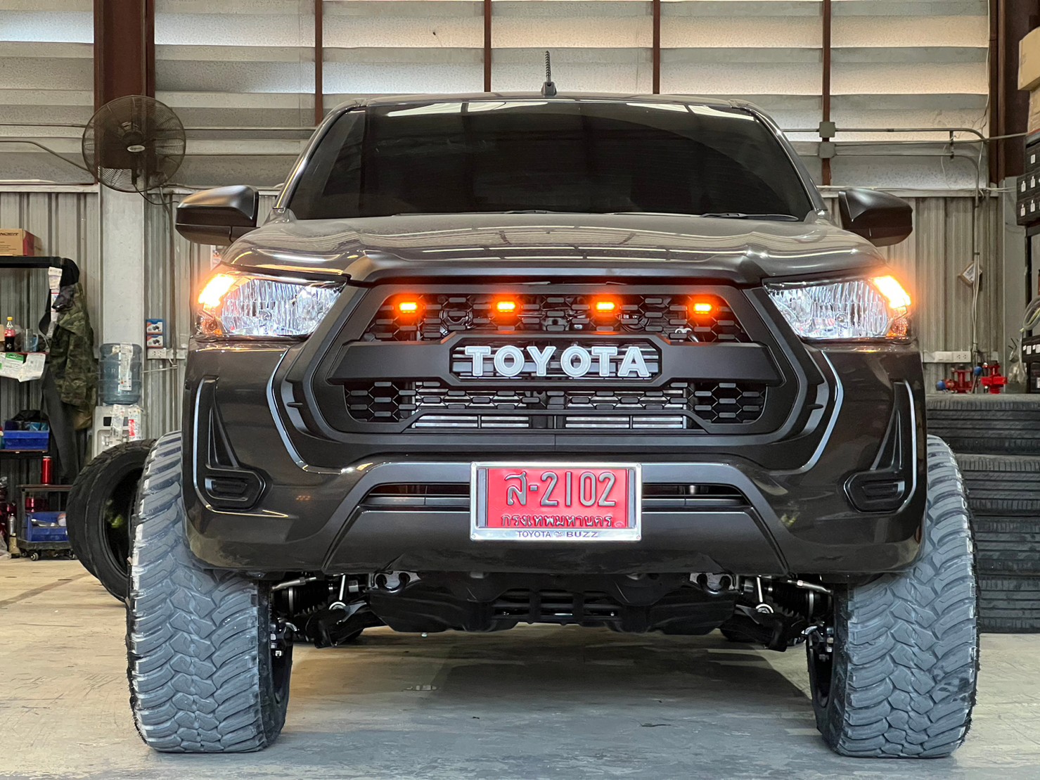 TOYOTA REVO หัวเดียว ทรงเมกา ที่ STEP9