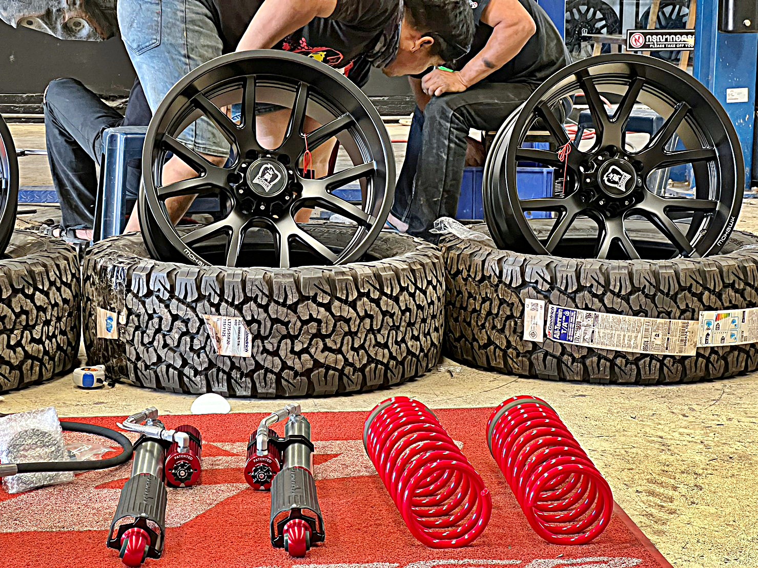 TOYOTA FORTUNER LEGENDER แต่งทรงเมกาที่ STEP9