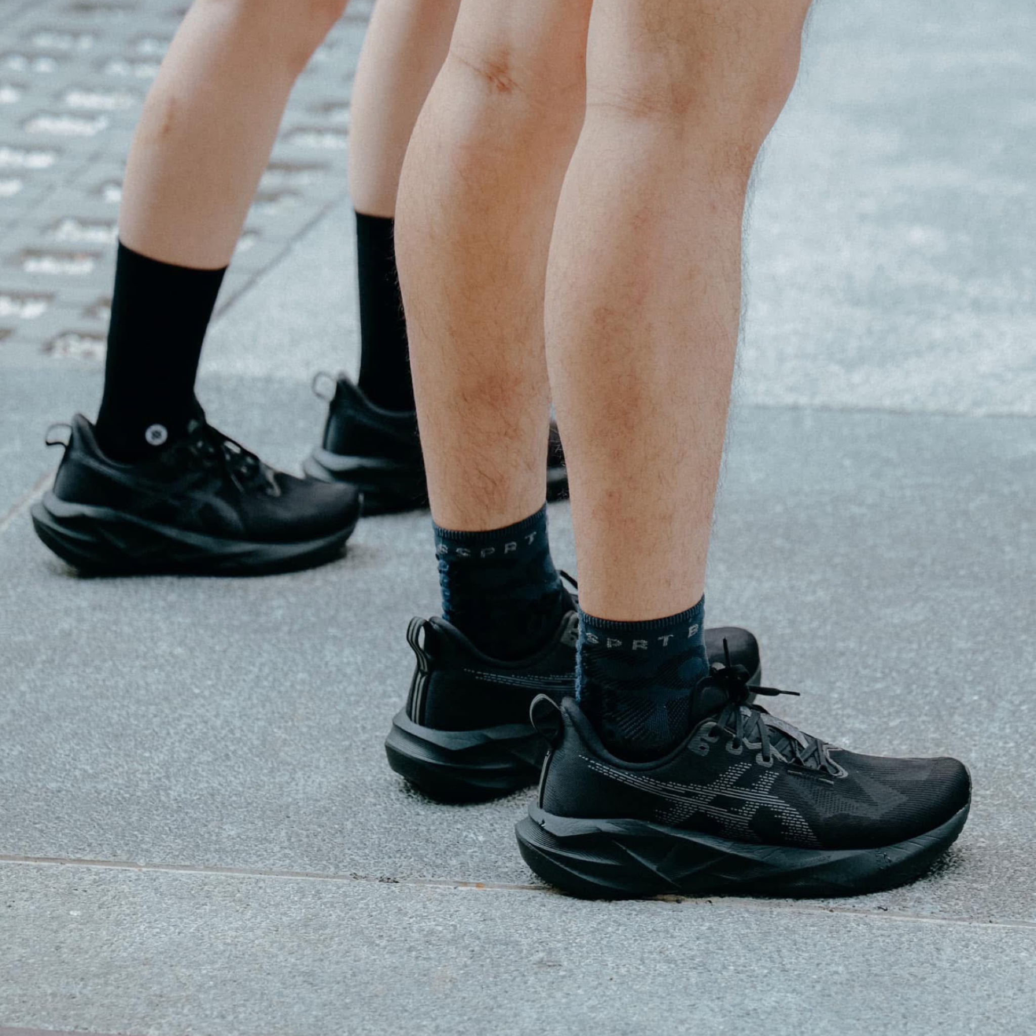 รองเท้าวิ่ง ASICS NovaBlast 5 ‘AllBlack’ (M9/9.5/10US)