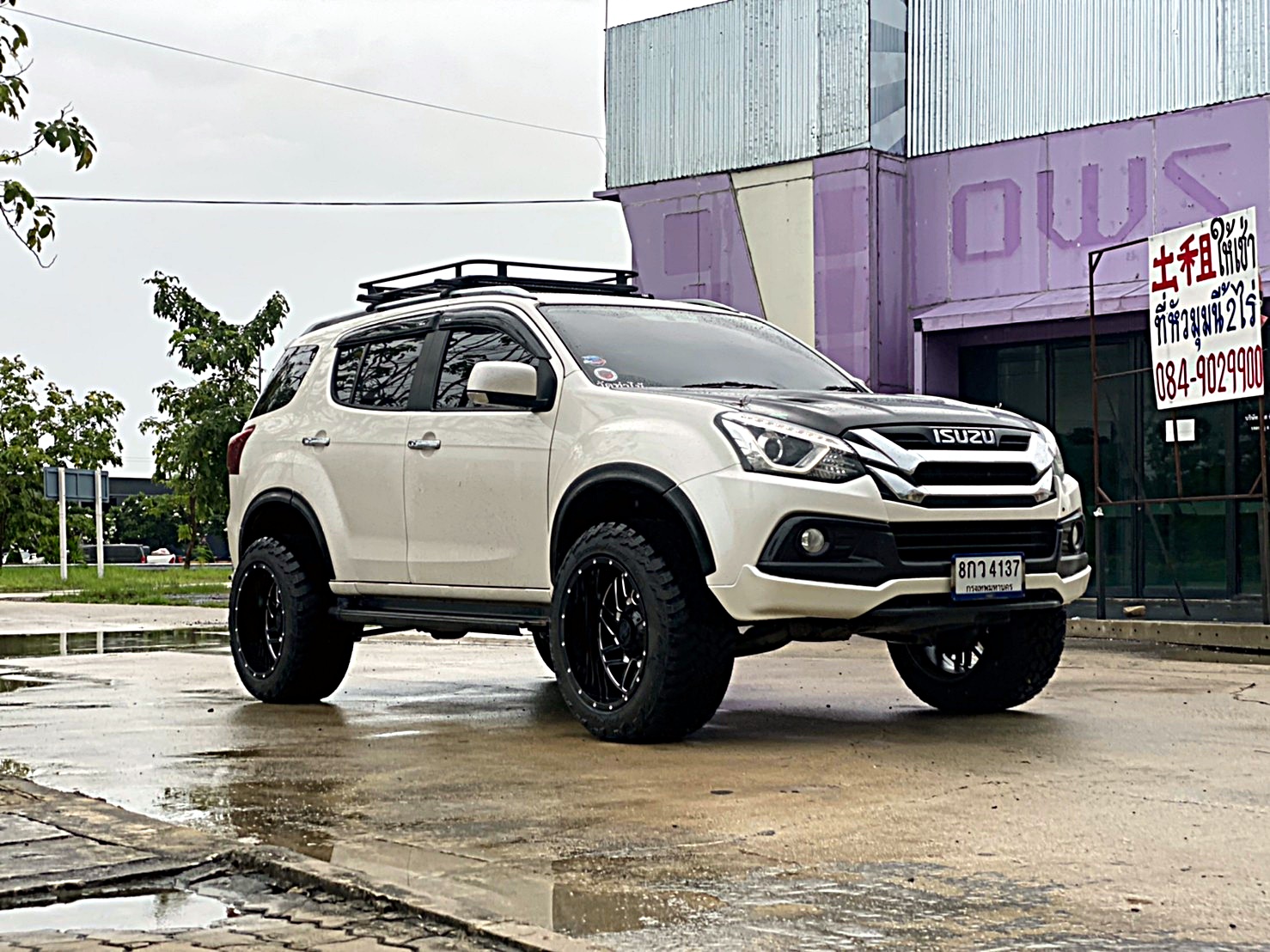 MU-X ทรงเมกา หล่อที่ STEP9