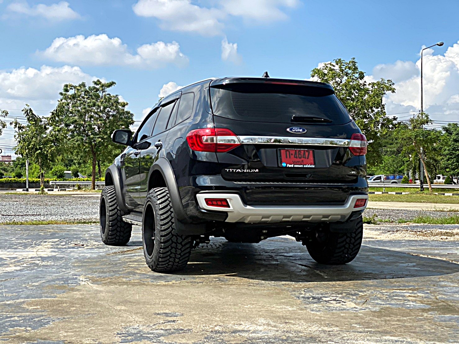 FORD EVEREST ทรงเมกา ล้อ HOSTILE H120 โคตรหล่อ