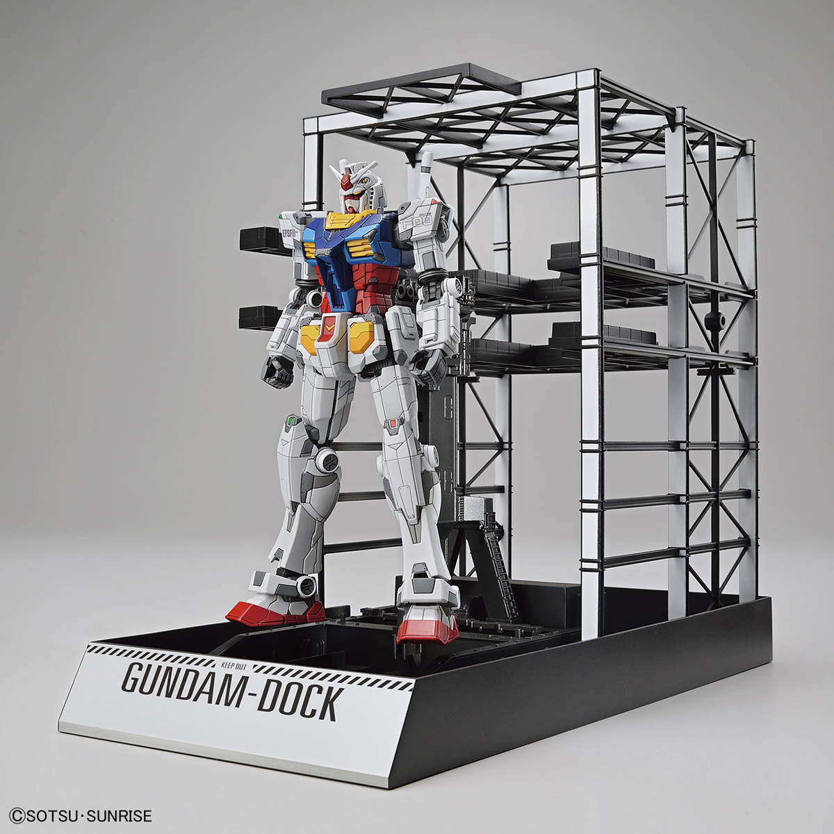 1/144 RX-78F00 Gundam & Gundam Dock