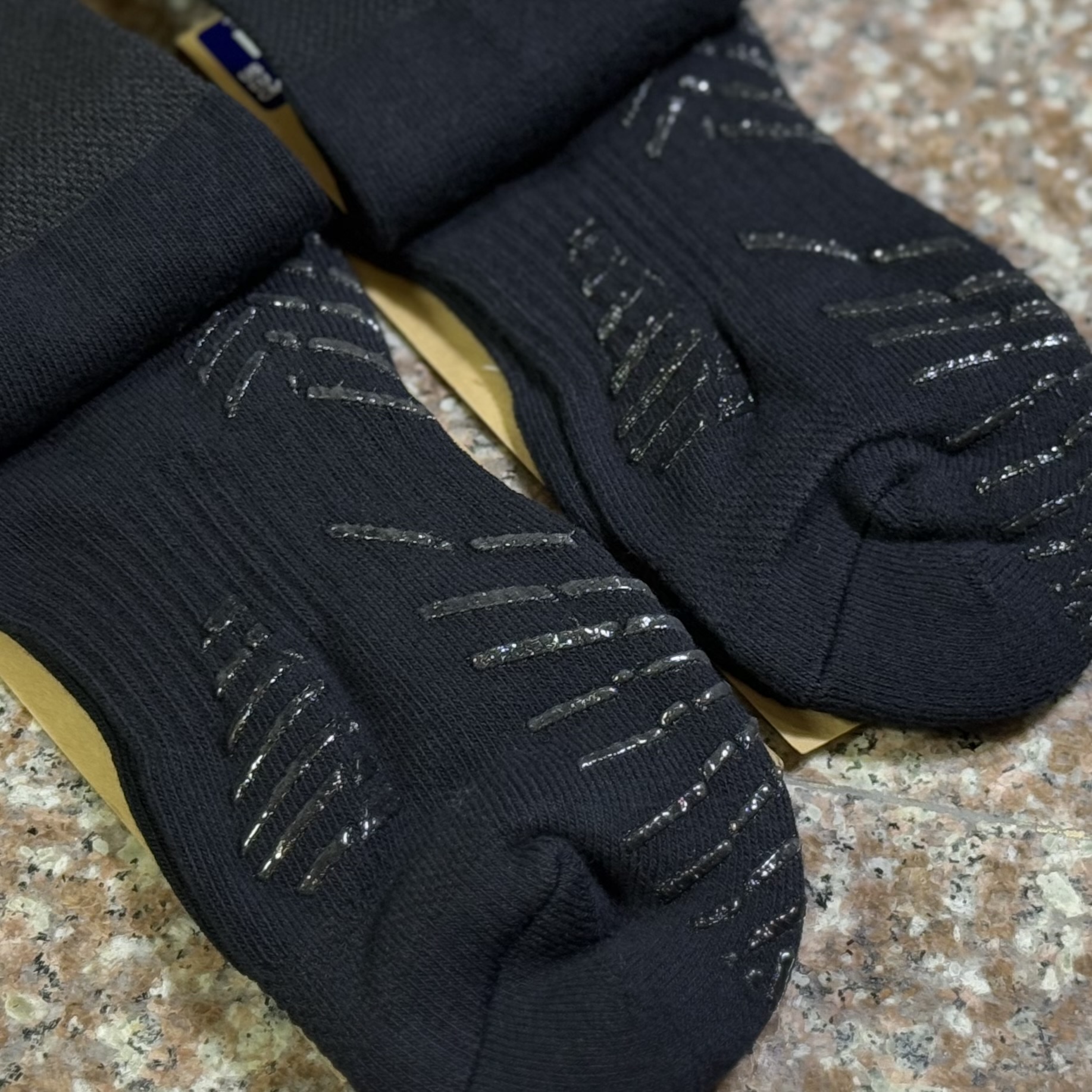 ถุงเท้า ASICS Court FF Crew Socks ‘BLACK’ (M,L)