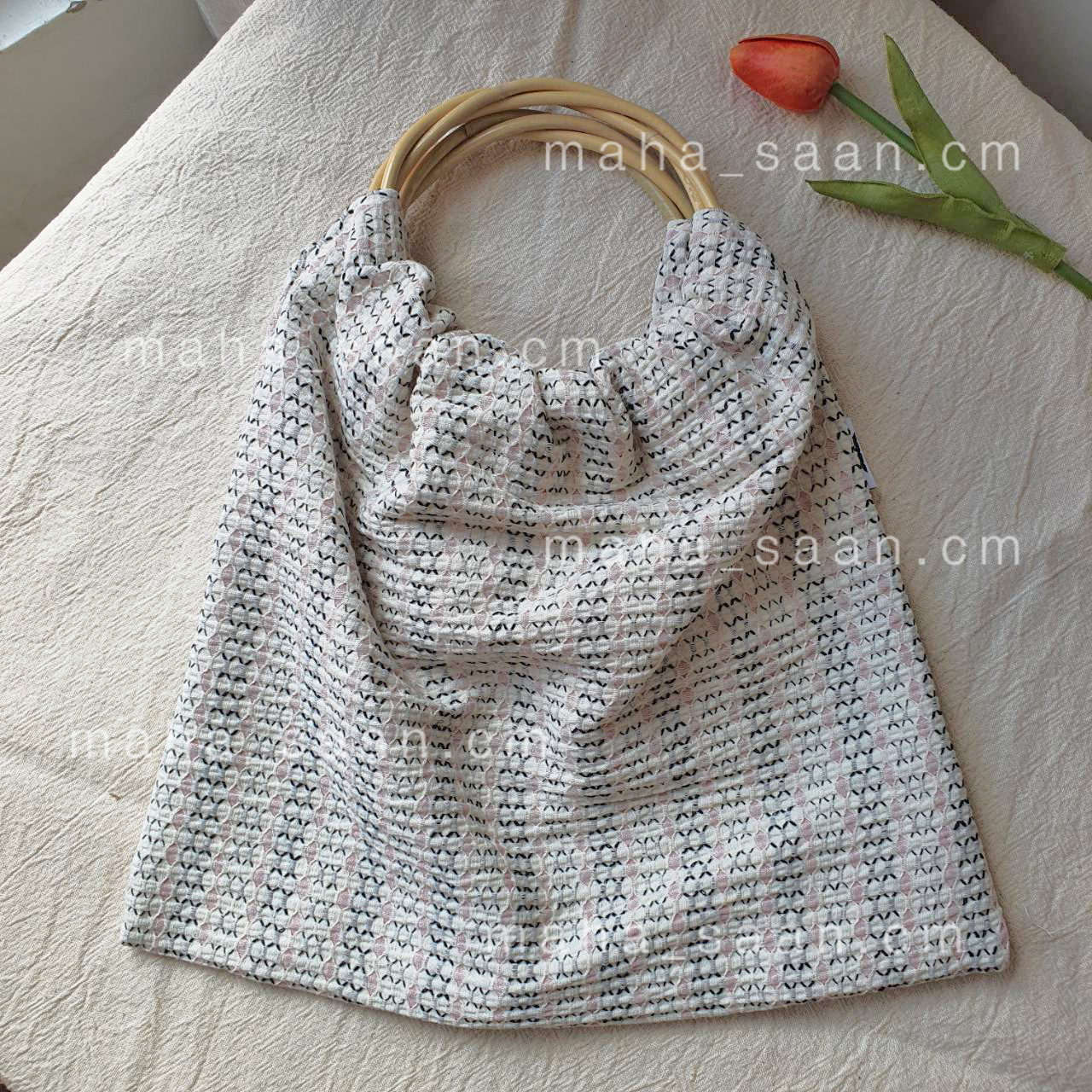 กระเป๋าผ้า คล้องแขน น่ารัก หูหวายเกลียว 🌷