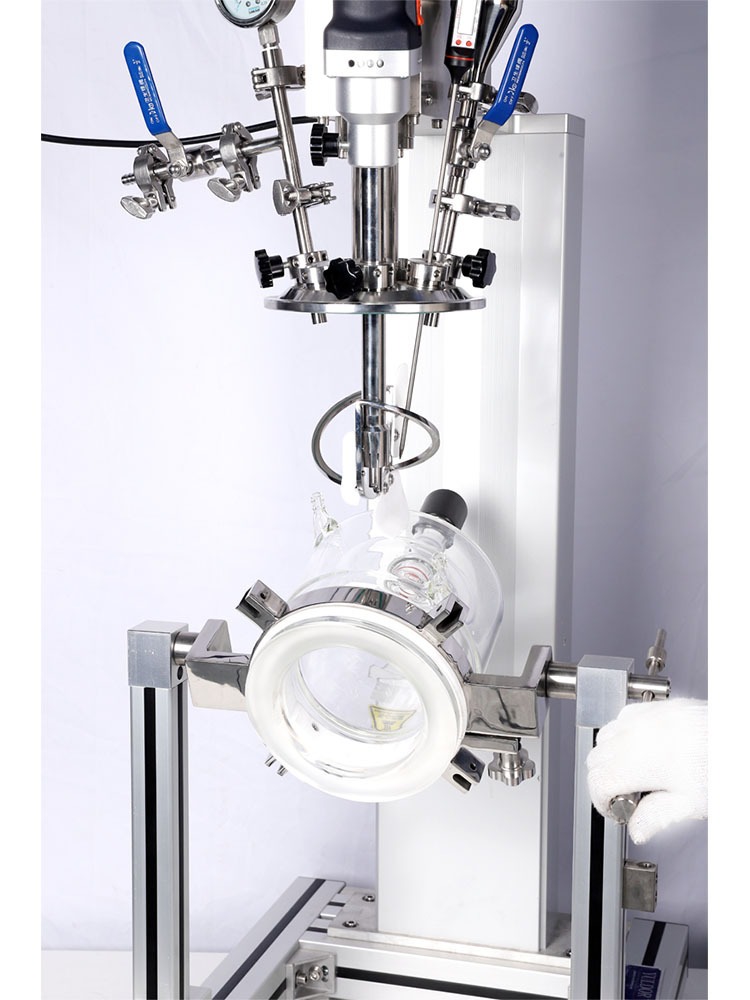 เครื่องปฏิกรณ์อิมัลชันสุญญากาศขนาดเล็กสำหรับห้องปฏิบัติการ (Lab Scale Vacuum Emulsifier Reactor)