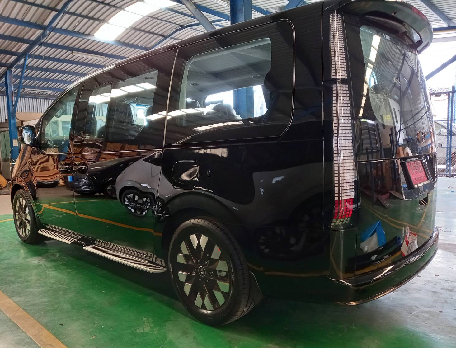 บันไดข้างStaria